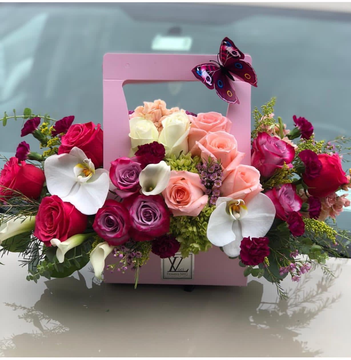 Elektra's Flower Box - this box its available in black ,pink ,grey ,for any occasions .