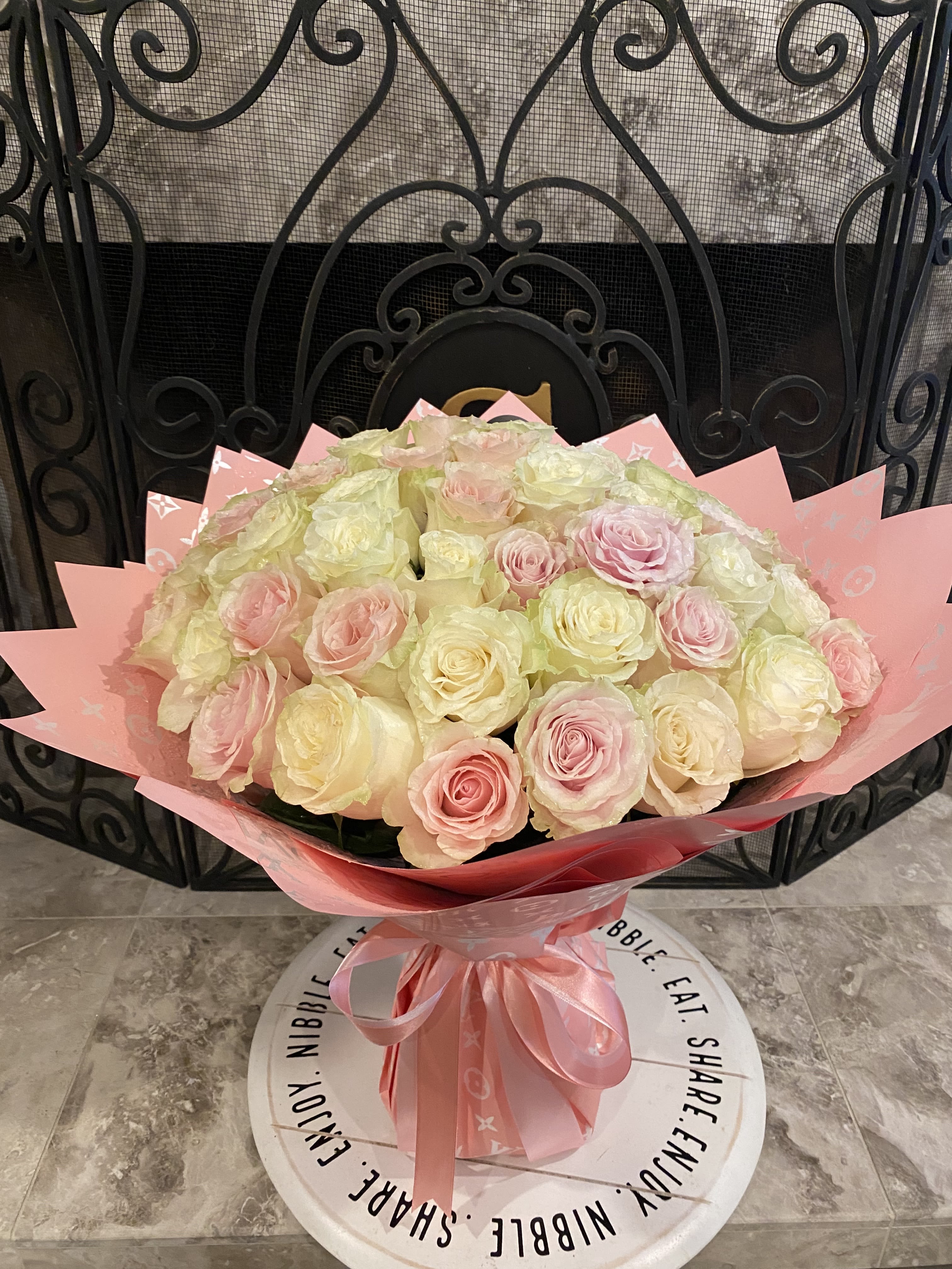  Pink &amp; White Roses Bouquet  - Pink Roses &amp;  White Roses  The Designed Wrapping Waterproof Paper Pattern May Be Different Depend On Available. Warm reminder: this bouquet has been treated with flower preservatives and dose not need to be placed in a vase. 