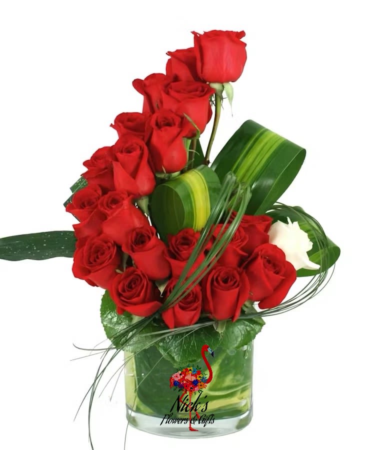 SIMPLY BY NICKS FLOWERS - ELGANT AND SIMPLE RED ROSE ARRANGEMENT.