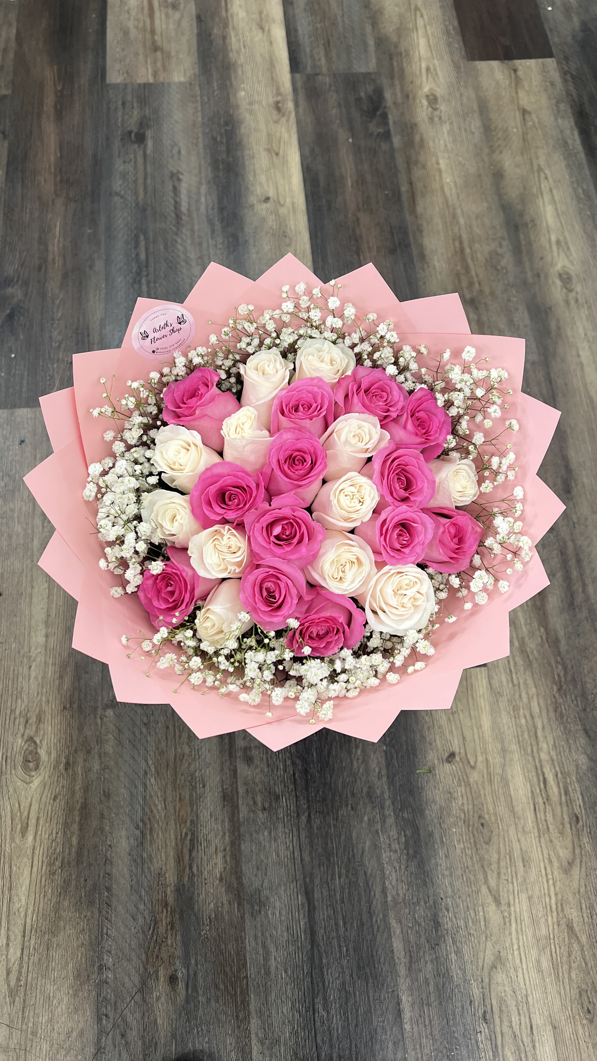 25 White And Pink Roses Bouquet With Baby’s Breath  - Buyer will receive 25 Roses in total