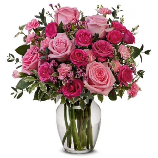 Pink Roses bouquet  - Bouquet of pink flowers on a clear vase 