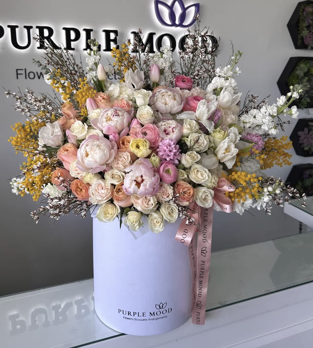 Sunny Box  - Large box with spring flowers