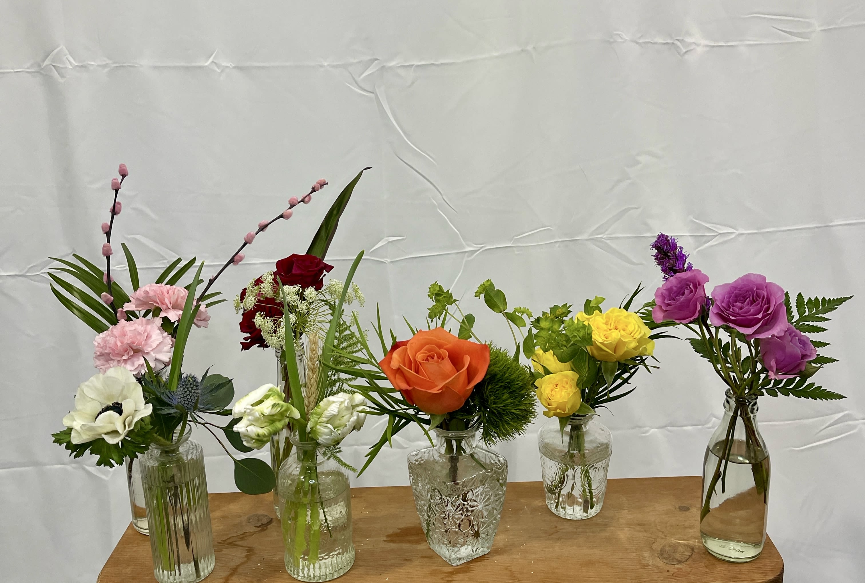 Bud Vase - A pop of color to add a vibe to any space, (set of 5) $12.95 each  *order 3 minimum for delivery