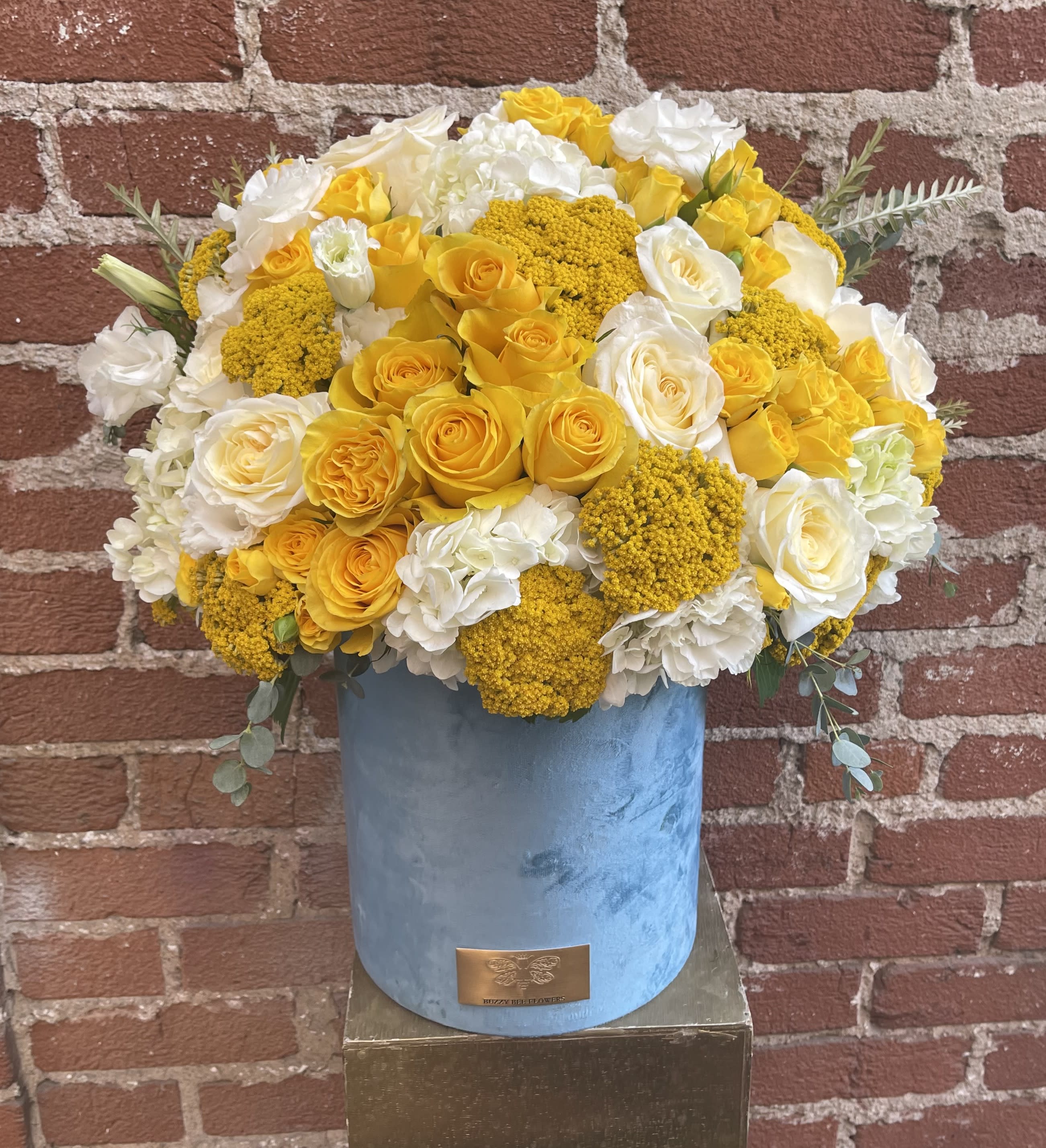 Star Gazer -  Santa Clarita Valley Florist - This Arrangement offers beautiful mixture of colors with its Bright Starlight Yellow standing out! Want to send Joy and Love to someone you hold close to you, look no Further!