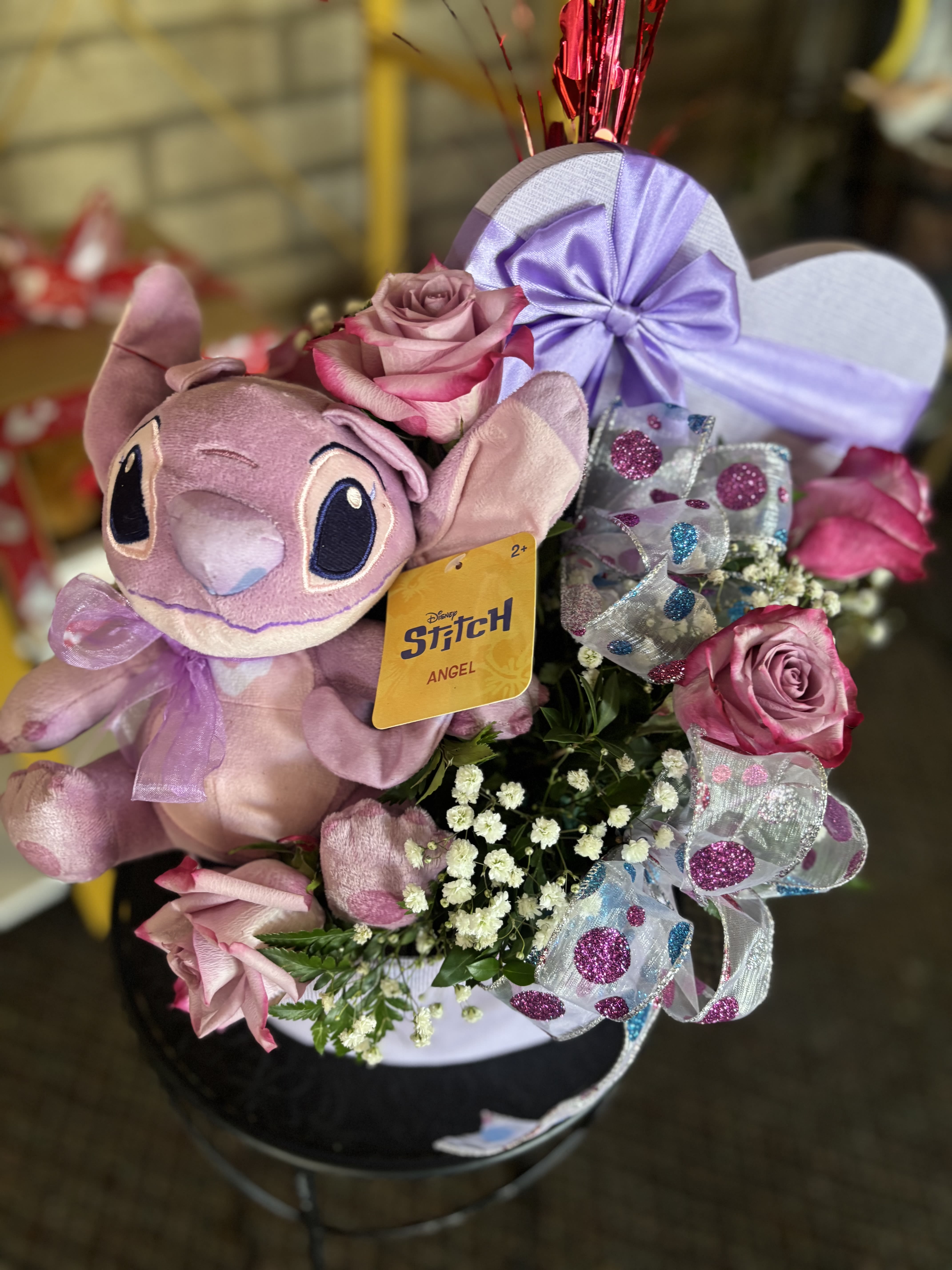 STITCH FLORAL - fresh red roses in heart , plush included 