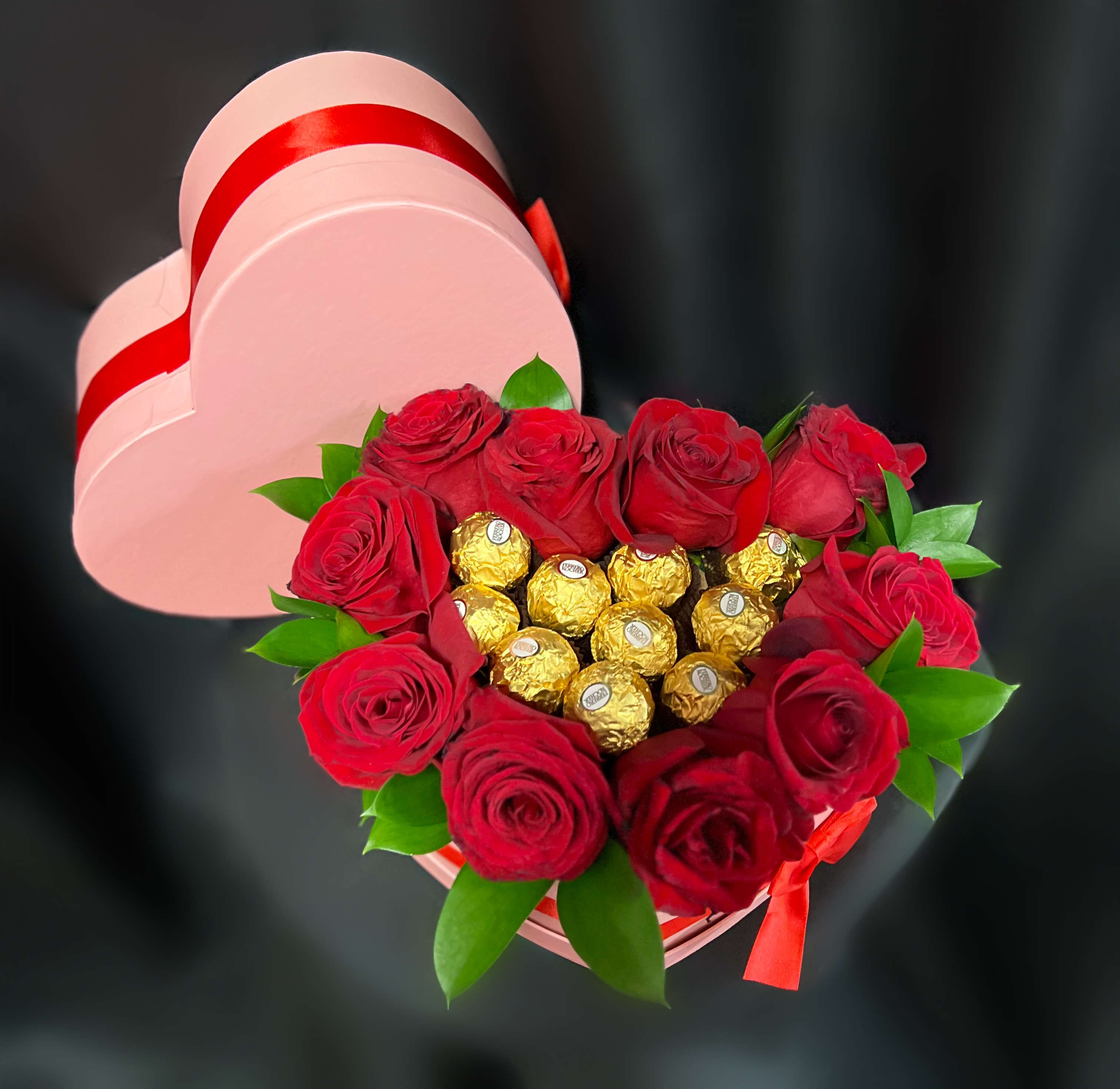 LOVE AND MORE - 10 RED ROSES WITH 10 CHOCOLATES