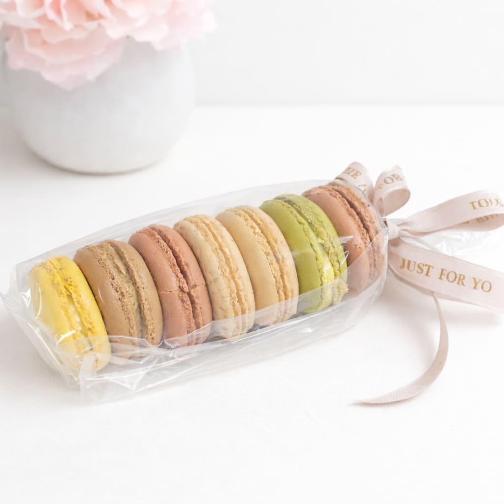 Parisienne Macaron Gift Sleeve - A curated assortment of boutique French macarons made with organic, naturally sourced ingredients and no artificial additives. Elegant, indulgent, and thoughtfully crafted.