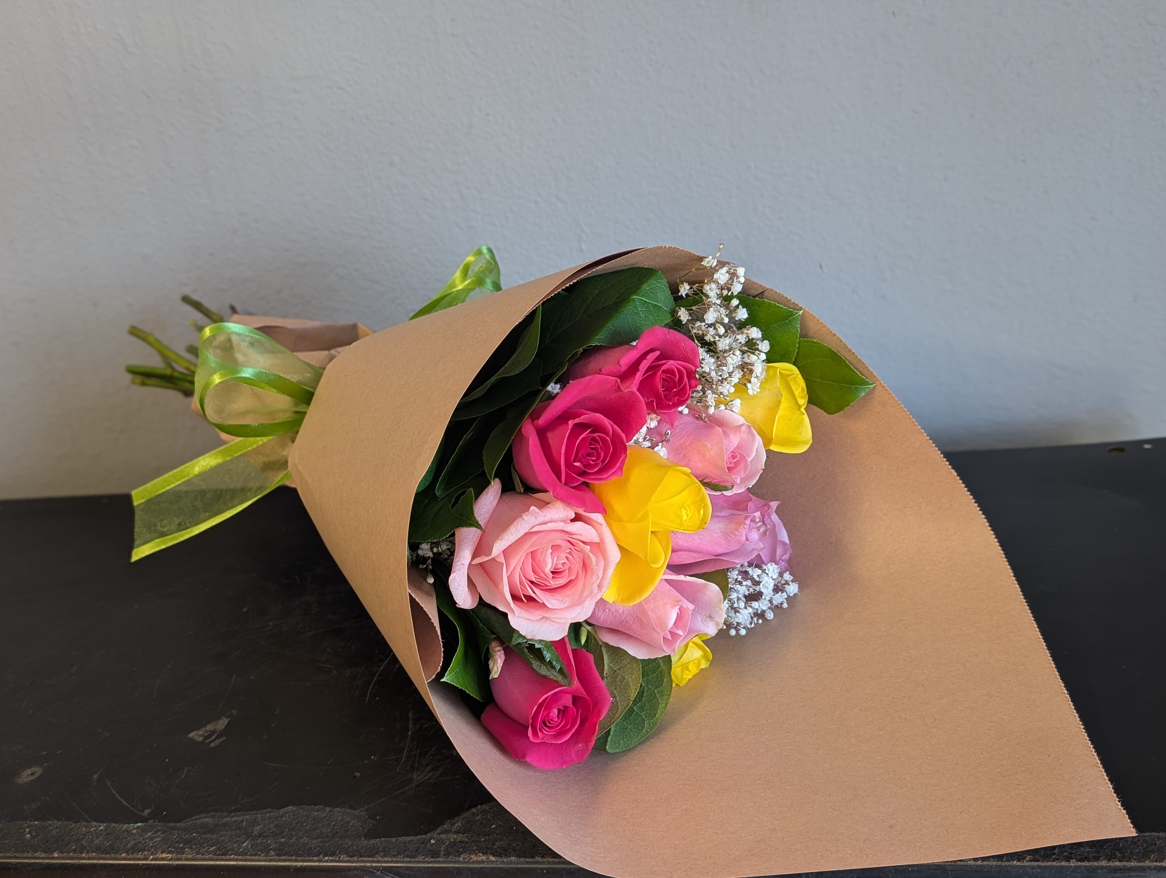 Mixed Rose Special Hand Wrapped - For in store pick up only - FOR IN STORE PICKUP ONLY  Local, short stem roses (40cm) Life expectancy 3-5 days.   *Mixed only, no red -- colors Will vary from photos*