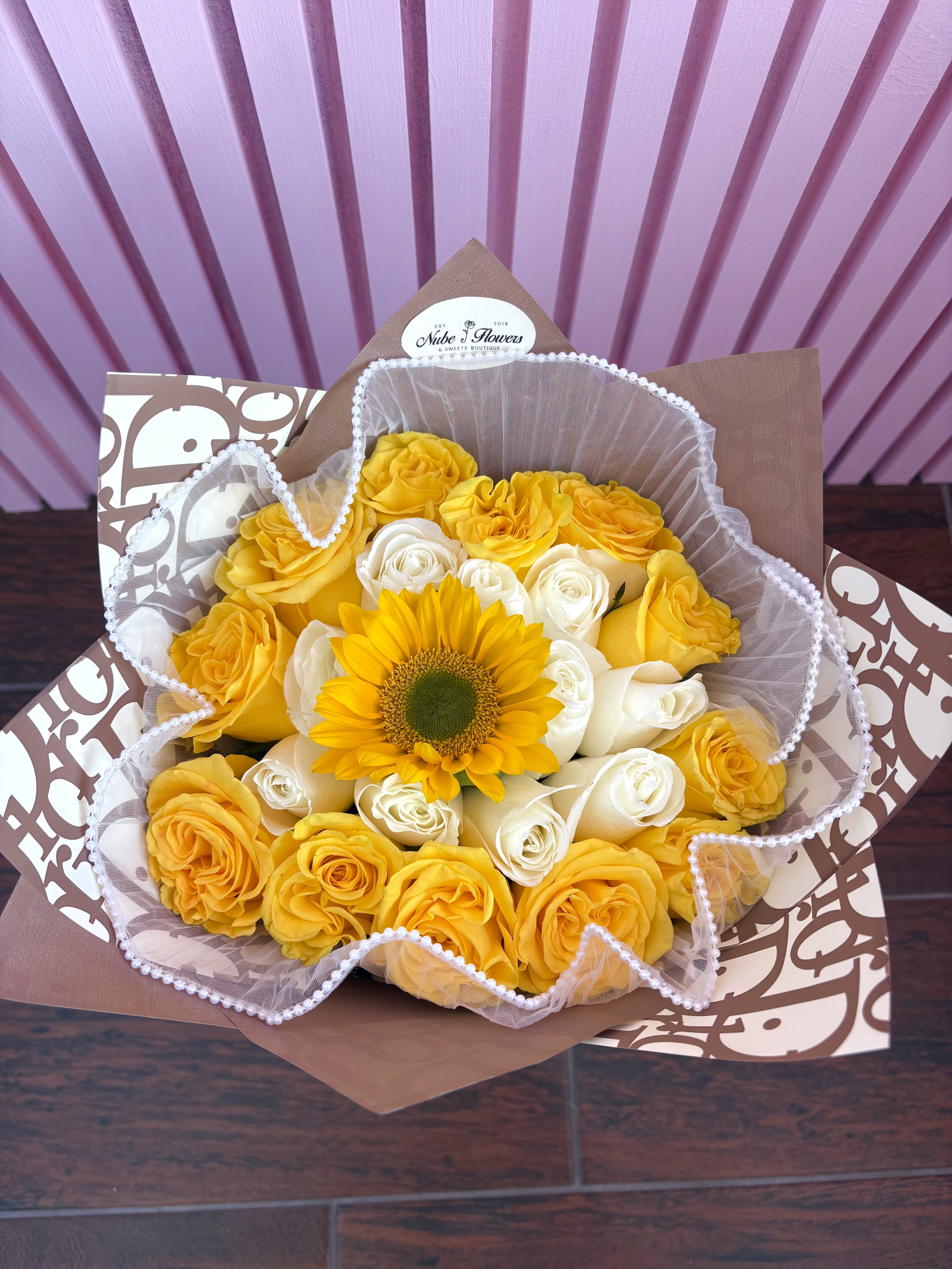 Girasolcito  - Roses and Sunflower