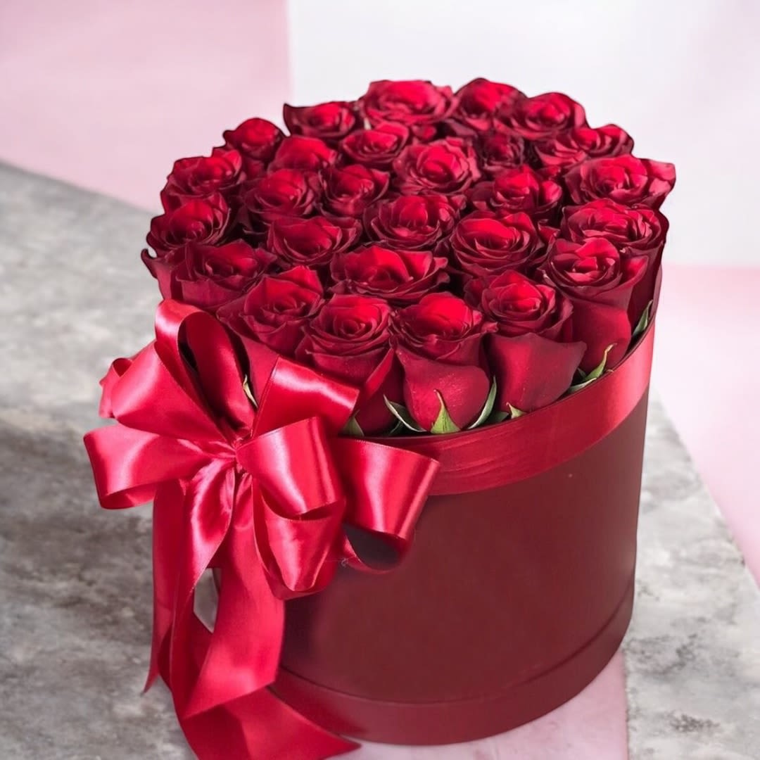 The Love Box - Includes up to 25 fresh roses. Expect bigger rose count for smaller rose heads. The box contains a water source inside, no need to water. Our flowers last between five days and two weeks. The cooler the place, the longer fresh flowers will last! 