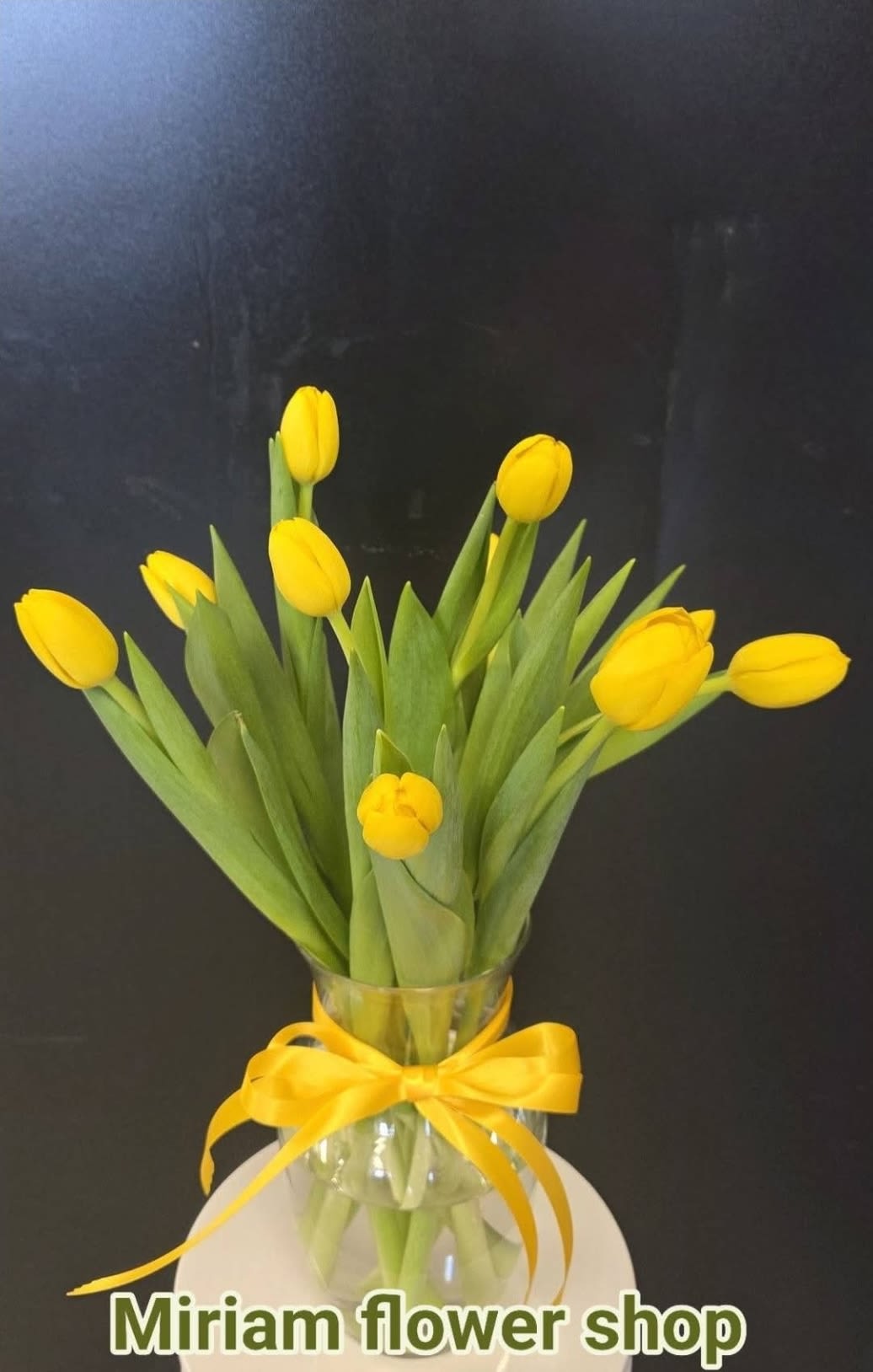 Tulipanes jarron de cristal  - Hermoso tulipanes para toda ocasión elegantes y sofisticados