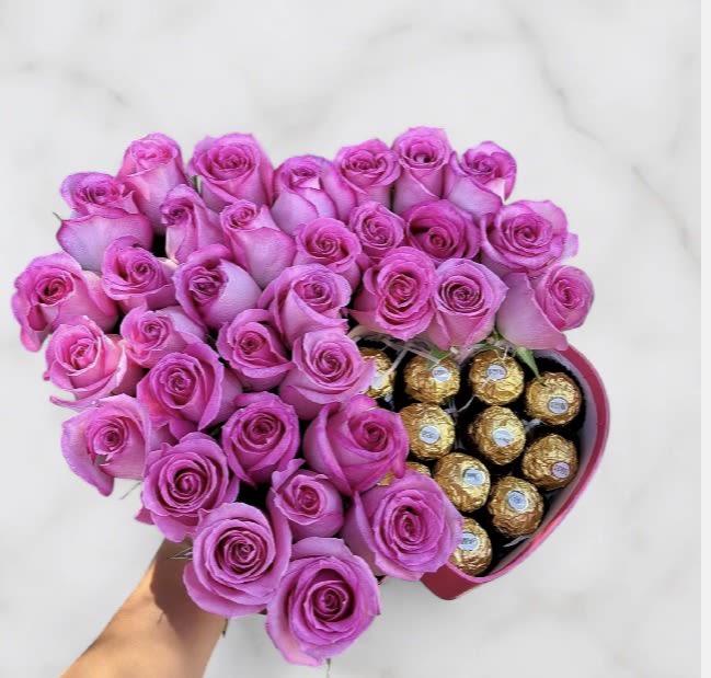 Sweetheart - Flowers and color substitution might apply. Available in Red .