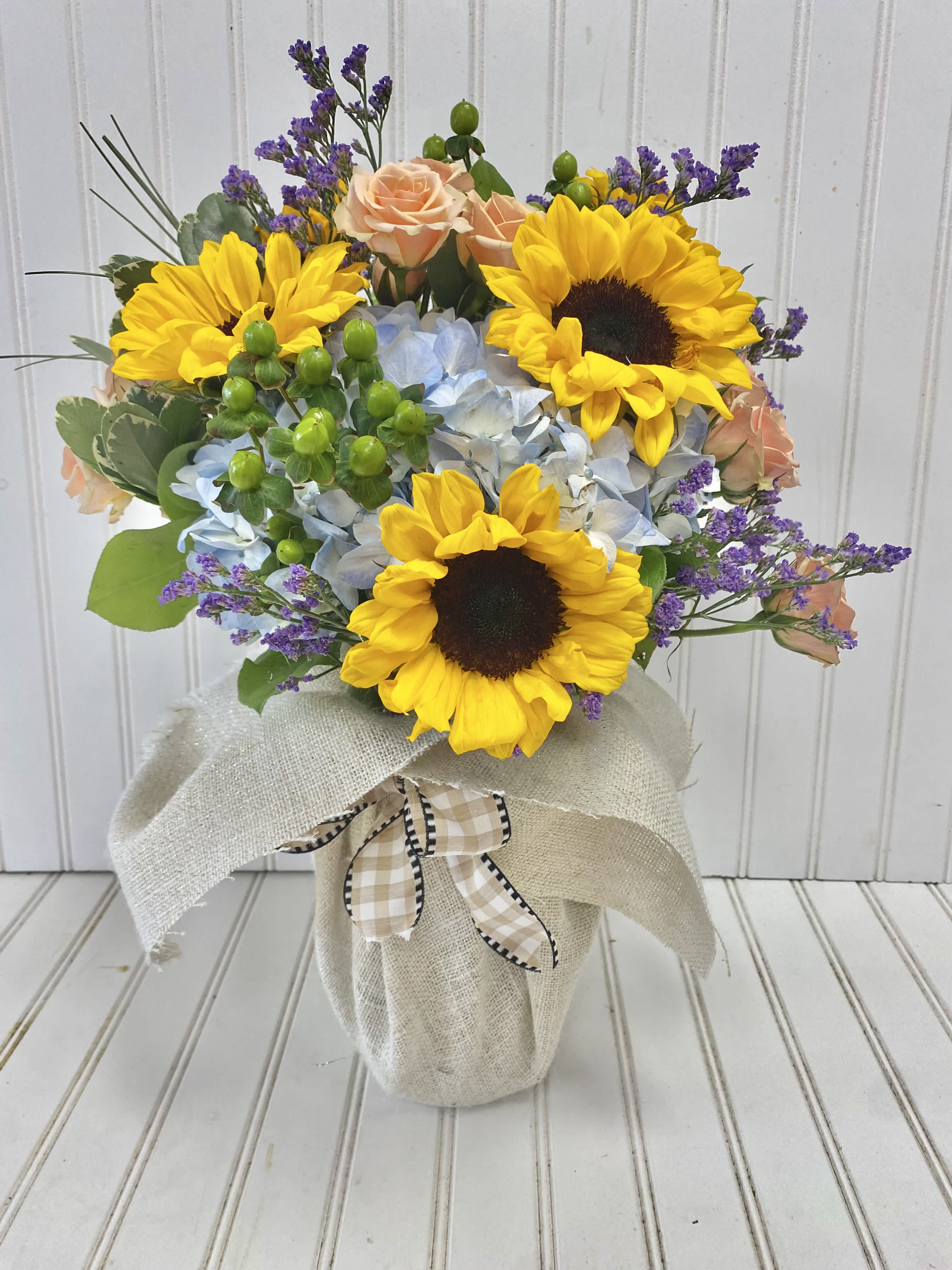 The Kelly Sue - My kids said I needed to name an arrangement after their favorite mother - ME! - So i share with you some of my favorite blooms!