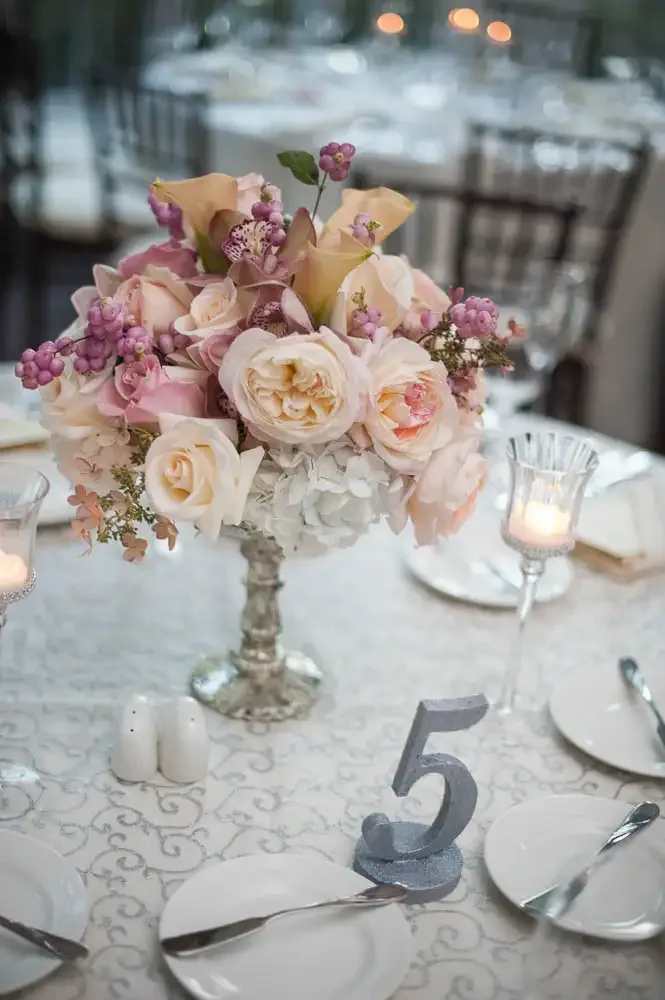 Silver pedestal CP! - Silver pedestal with premium roses, mini callas and orchids.