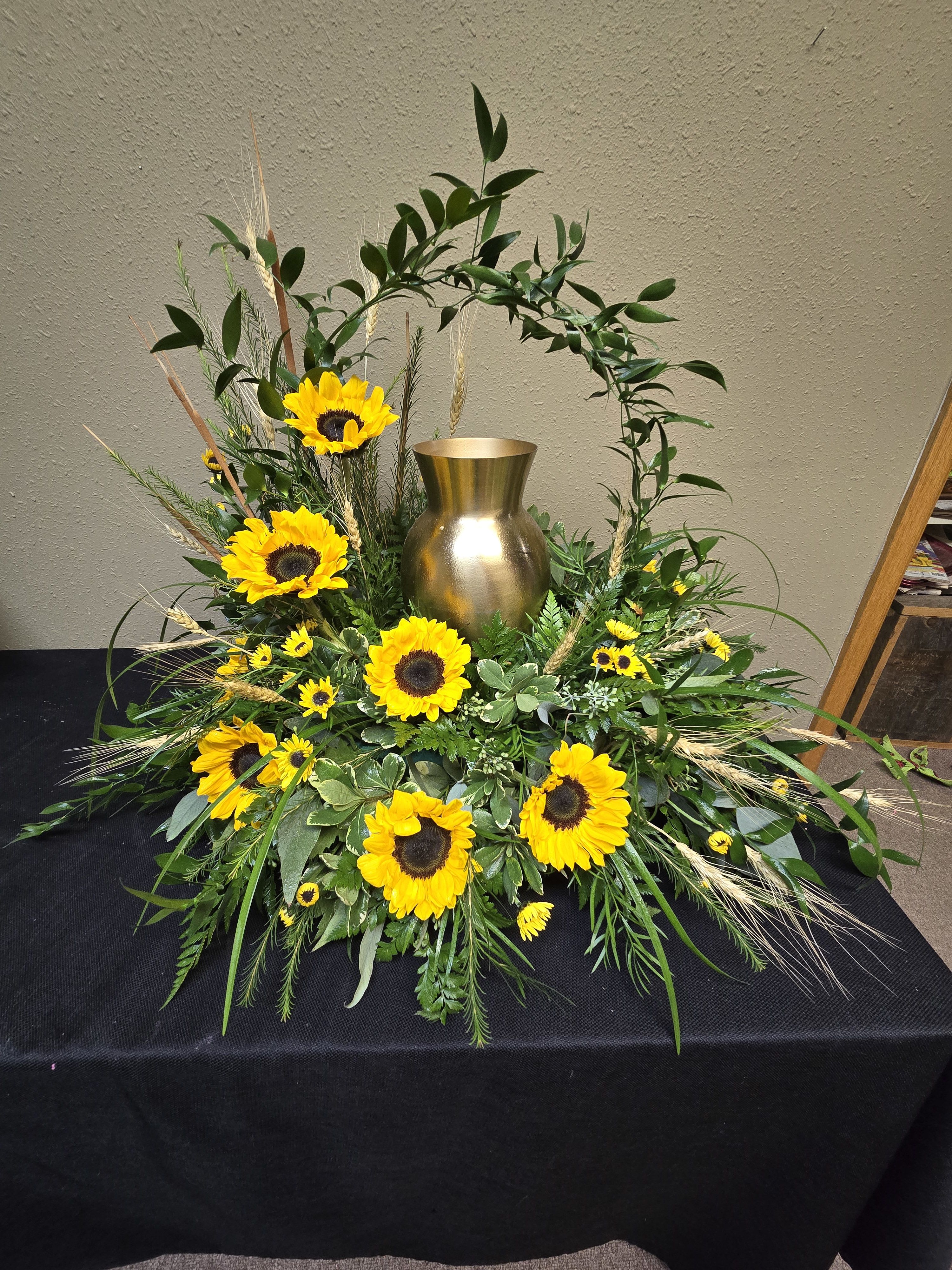 Custom Urn Piece - Colors and flowers may vary based upon availability.  Please call, email, or schedule a consultation for urn arrangements.