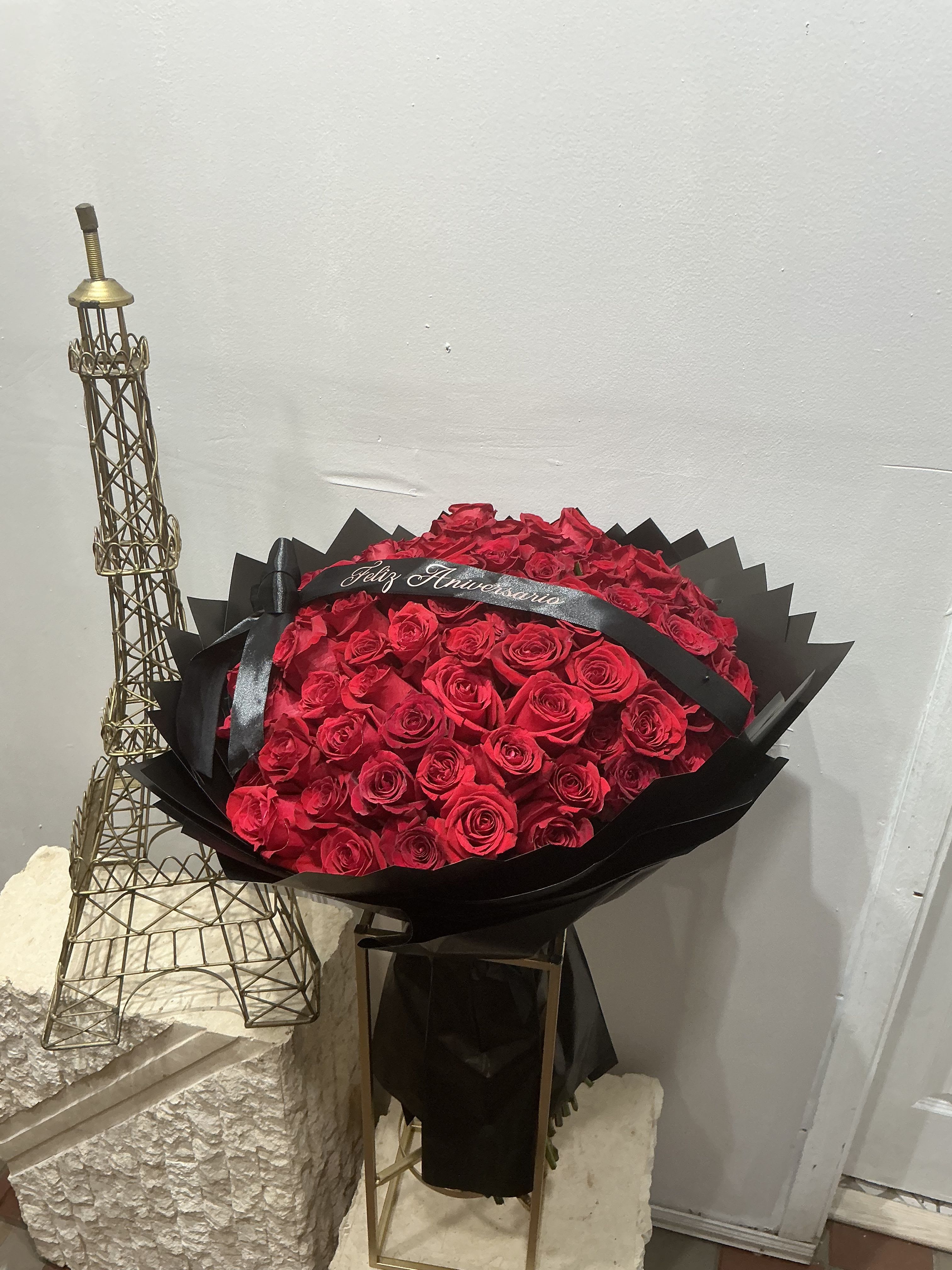 Precious bouquet anniversary - If you need a glamorous gift, look no further than this precious pink bouquet of upscale blooms such as roses, hydrangea, lavender sprigs and more, beautifully arranged in a vine-lined glass bubble bowl. It’s a fine floral gift with a contemporary flair.