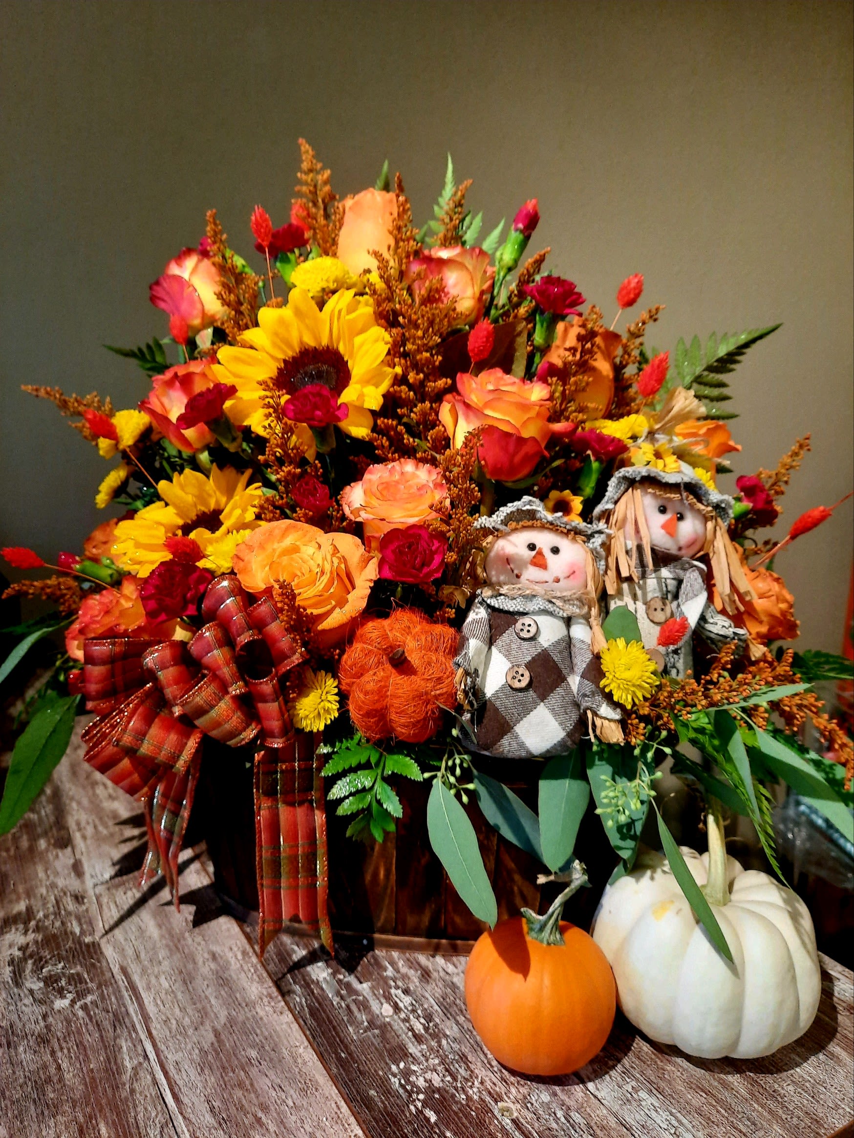 Alice - Colors and flowers may vary based upon availability.