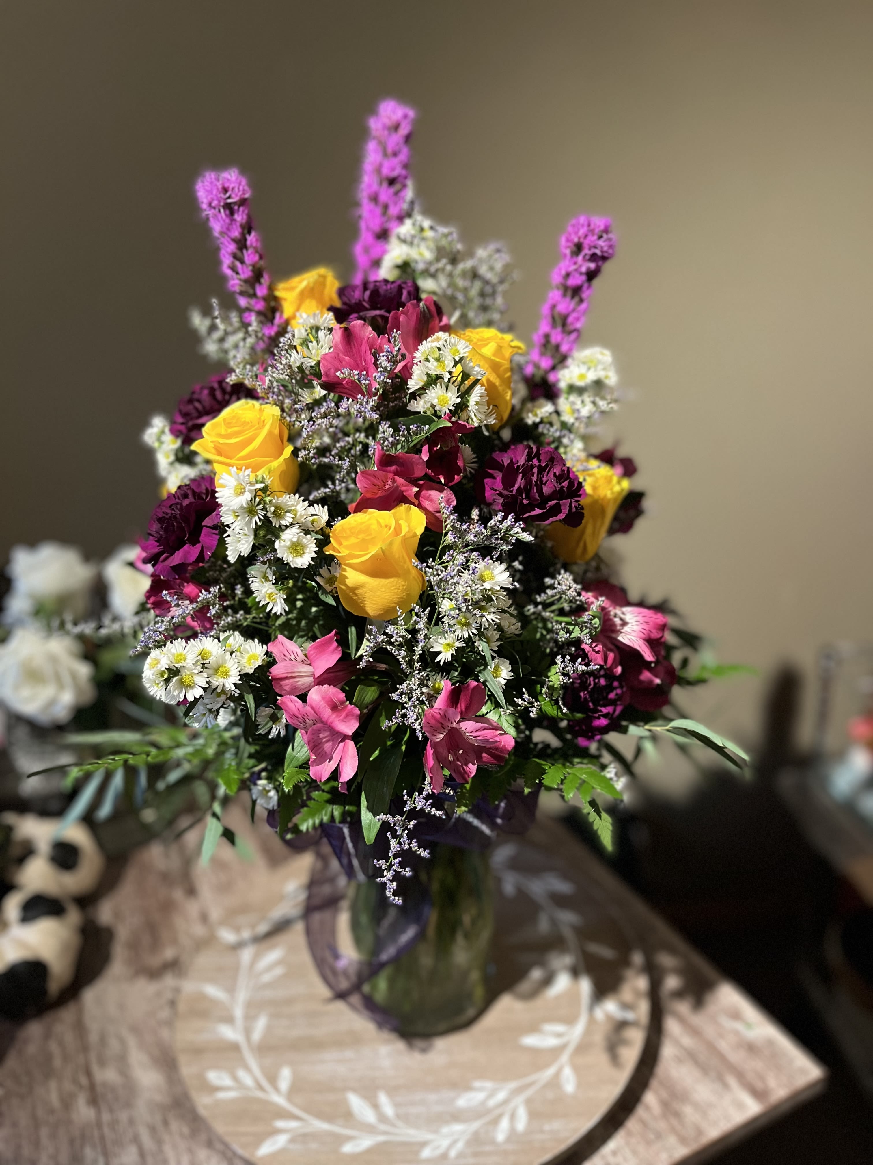 Wilma - Colors and flowers may vary based upon availability.