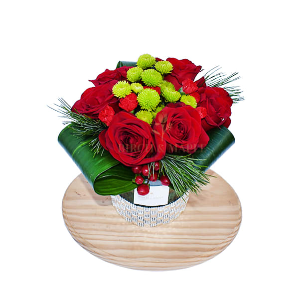 Love Forever - This vibrant arrangement is best suited for occasions when you want to show every ounce of love and appreciation for a loved one .Created with premium quality roses , this all time favorite arrangement is secured in a six inch round clear glass container with an uplifting metallic ribbon around it .The wooden plate is not included.For same day delivery and Free Delivery Options Text or Call  832-973-1376.
