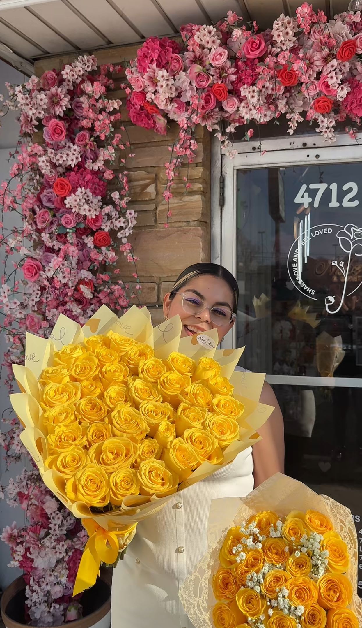 Corazón de Luz  - Yellow Roses For “Yellow Flower Day”