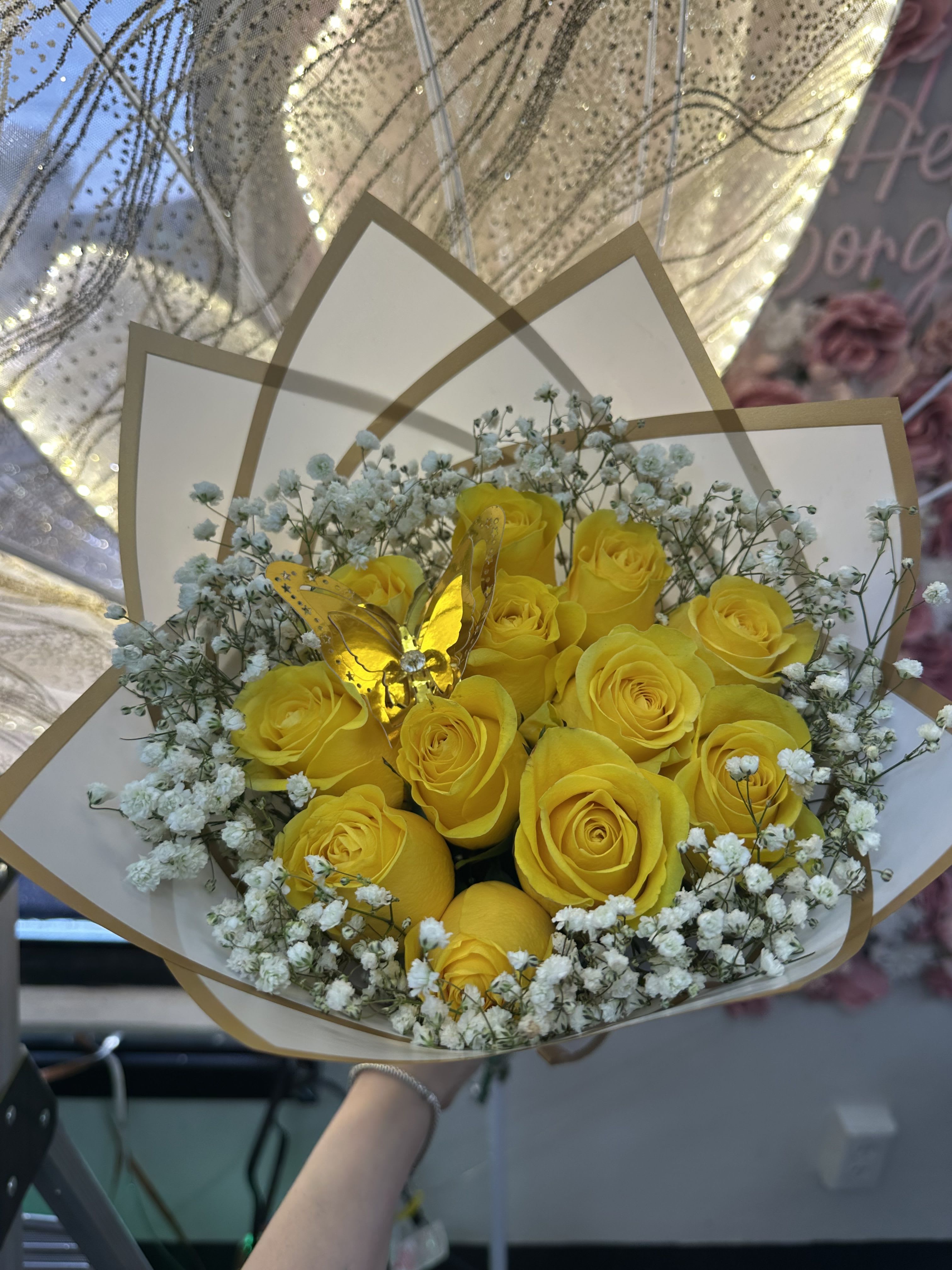 Yellow roses bouquet with babies breath  - Bright, bold, and full of happiness  Our yellow rose bouquet is the perfect way to say you make my day brighter    Premium roses  Elegant white wrap &amp; bow  Perfect for birthdays, thank yous, or just because  Order yours today before we sell out!  7414 S Central Ave Los Angeles CA  323-420-9151  www.brendasbeautyflowers.com  #YellowRoses #FlowerShopLA #LosAngelesFlorist #RosesBouquet #FlowerLovers #SendFlowers #LAFlorist #LuxuryBouquet #FreshFlowers #BrendasBeautyFlowers 