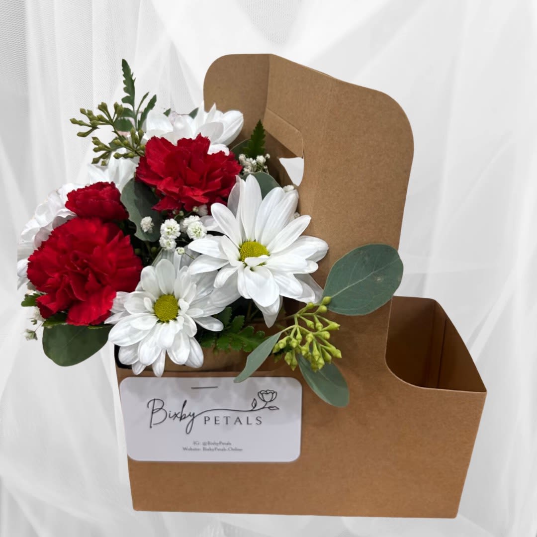 Red and White Carrier - Flower selection may differ. Add your preferred drink to the carrier (DRINK NOT INCLUDED). 