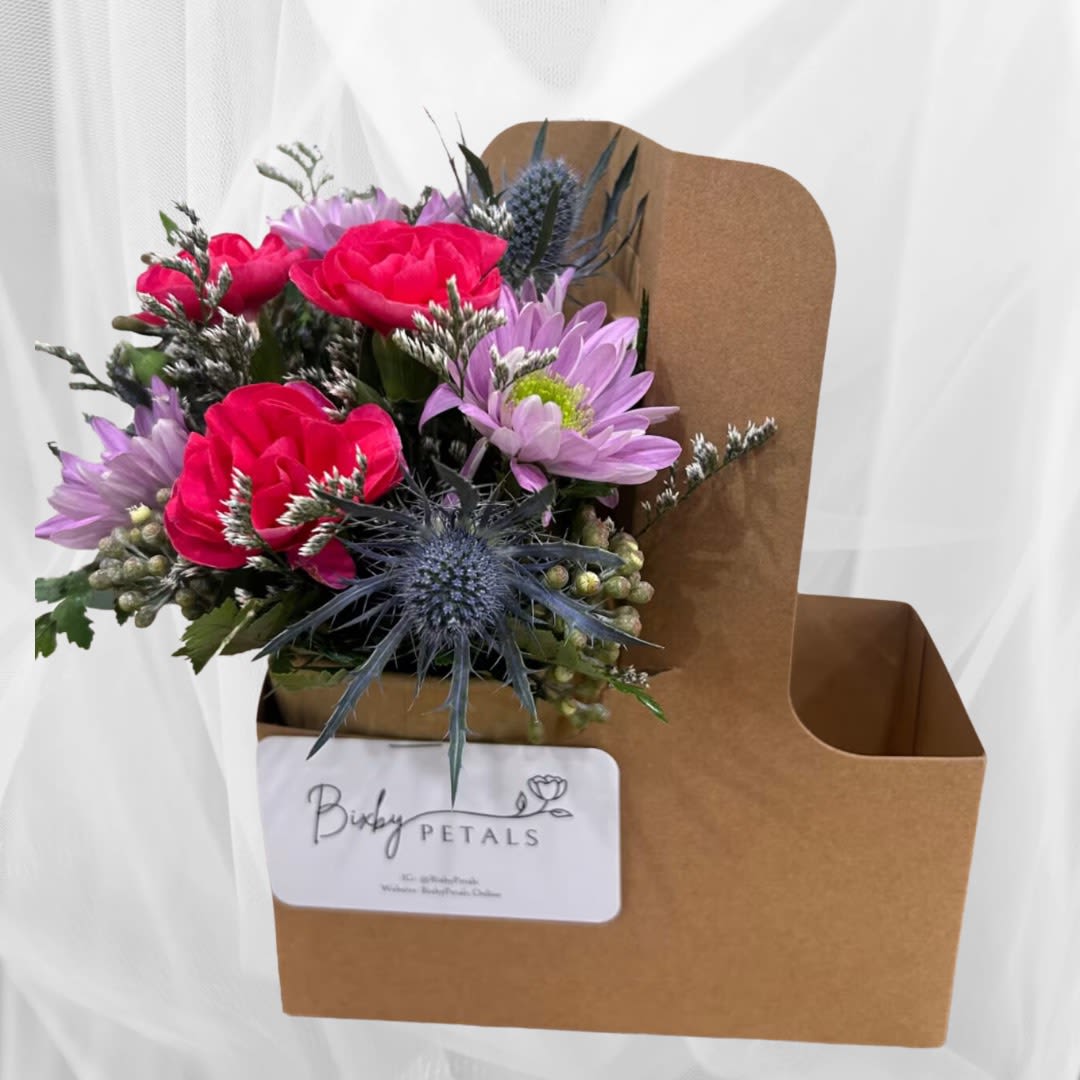 Pink and Purple Carrier - Flower selection may differ. Add your preferred drink to the carrier (DRINK NOT INCLUDED). 