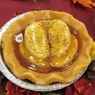 5" Apple Pie Tart Candle - Beautifully crafted pie tart candle that gives off aroma without having to be lit. Just set these out to enjoy the deep rich scent and the beautiful appearance.  Made in United States  Weight: 1 lb (453.59 g)  Dimensions: 6 x 6 x 4 in (15.2 x 15.2 x 10.2 cm)