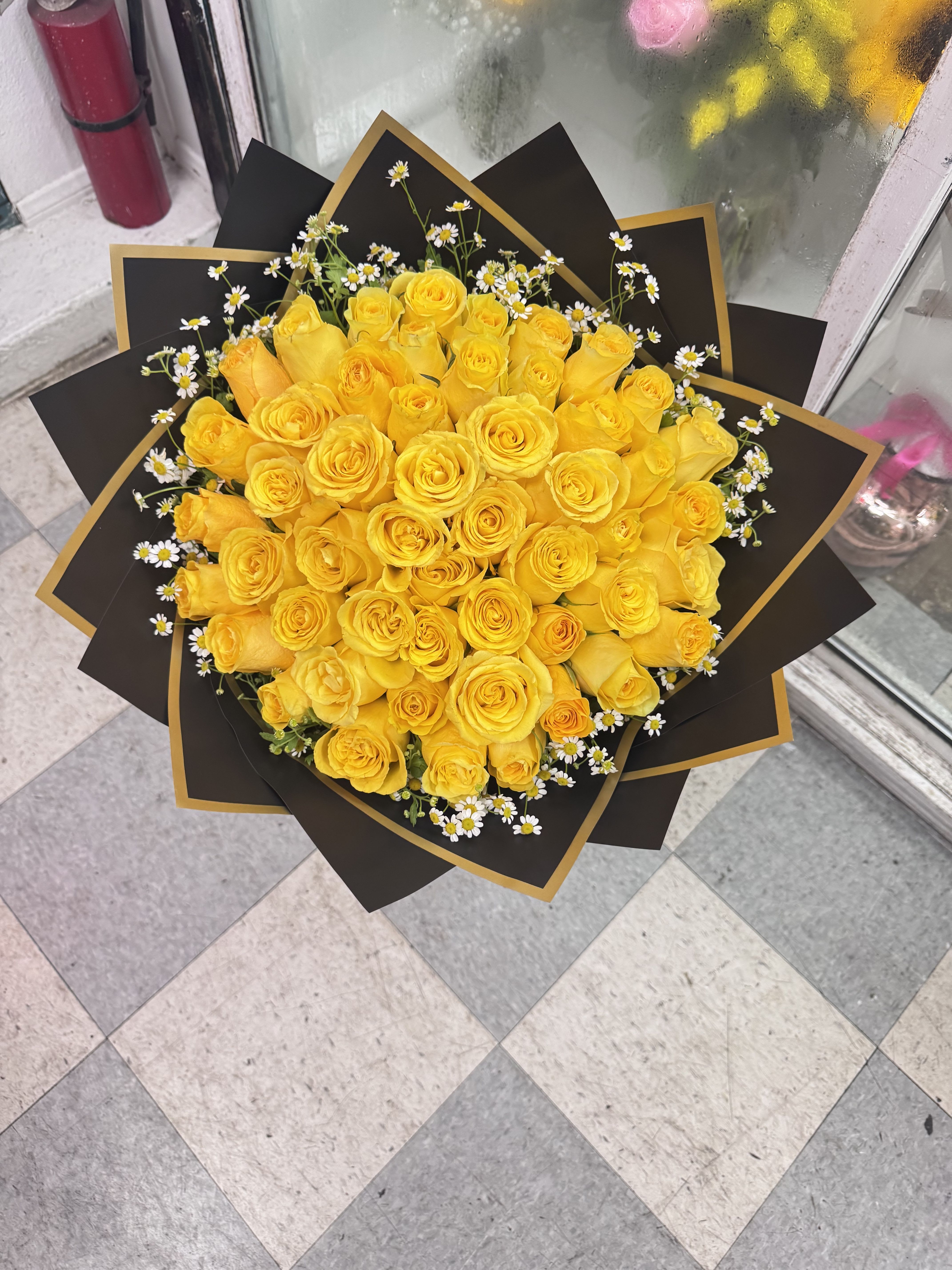 50 Yellow Roses Big  Bouquet  - Beautiful stunning yellow roses