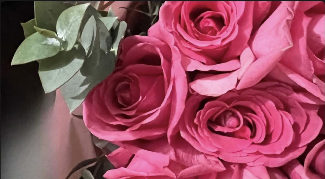 12 pink roses wrapped bouquet - 12 pink roses wrapped in floral paper - florist La Habra CA