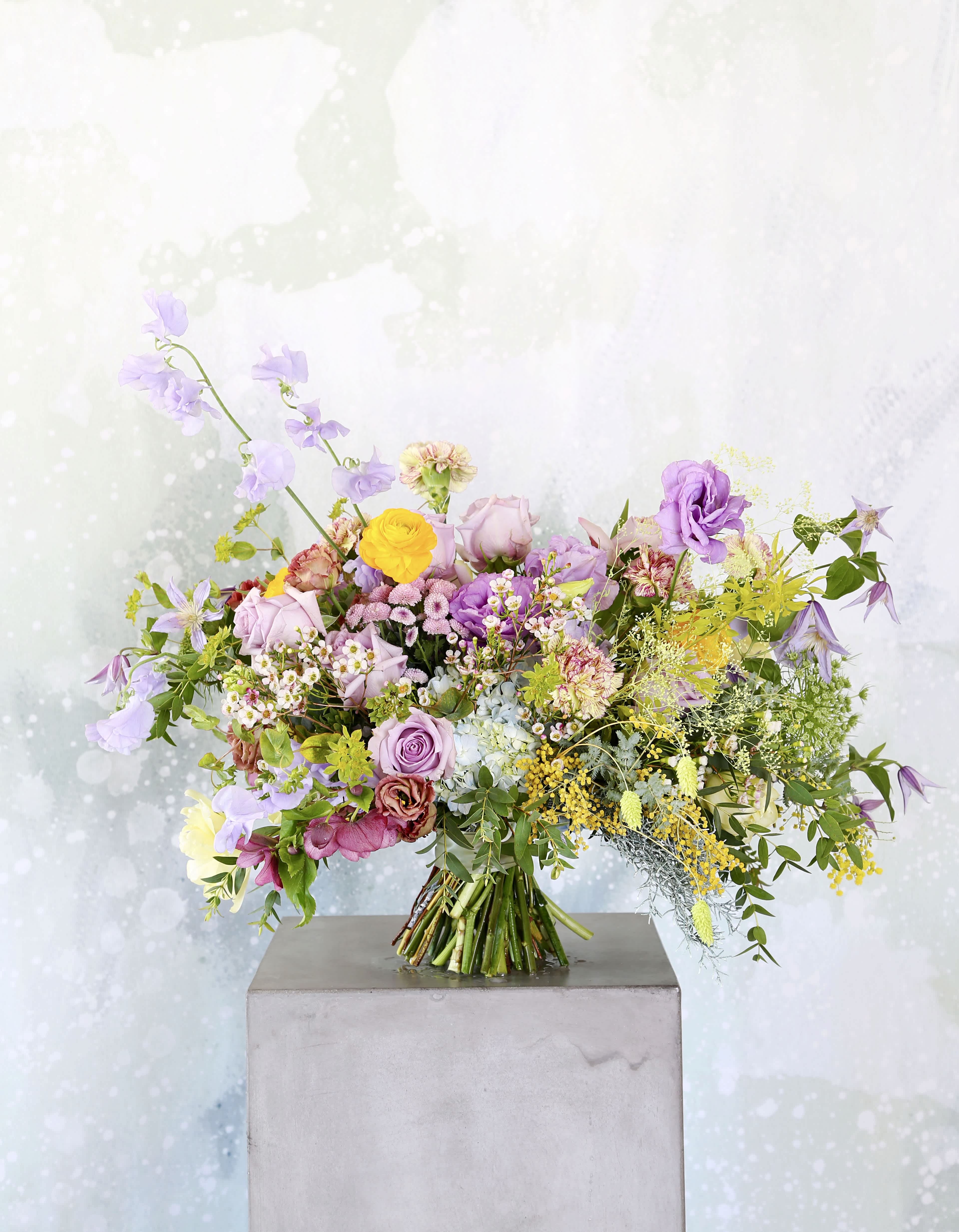 Greek agape - By using a Calm and Loving emotional Unique romantic ombre color palette special design for Valentine's 2024 handtie boquet create with Hydrangea. garden rose, lisianthus ranunculus, Japanese sweet pea, Japanese carnations, Japanese clematis, with seasonal bloom arrange in 8' round ball vase. This arrangement come with gift box wrapped as pic shown.