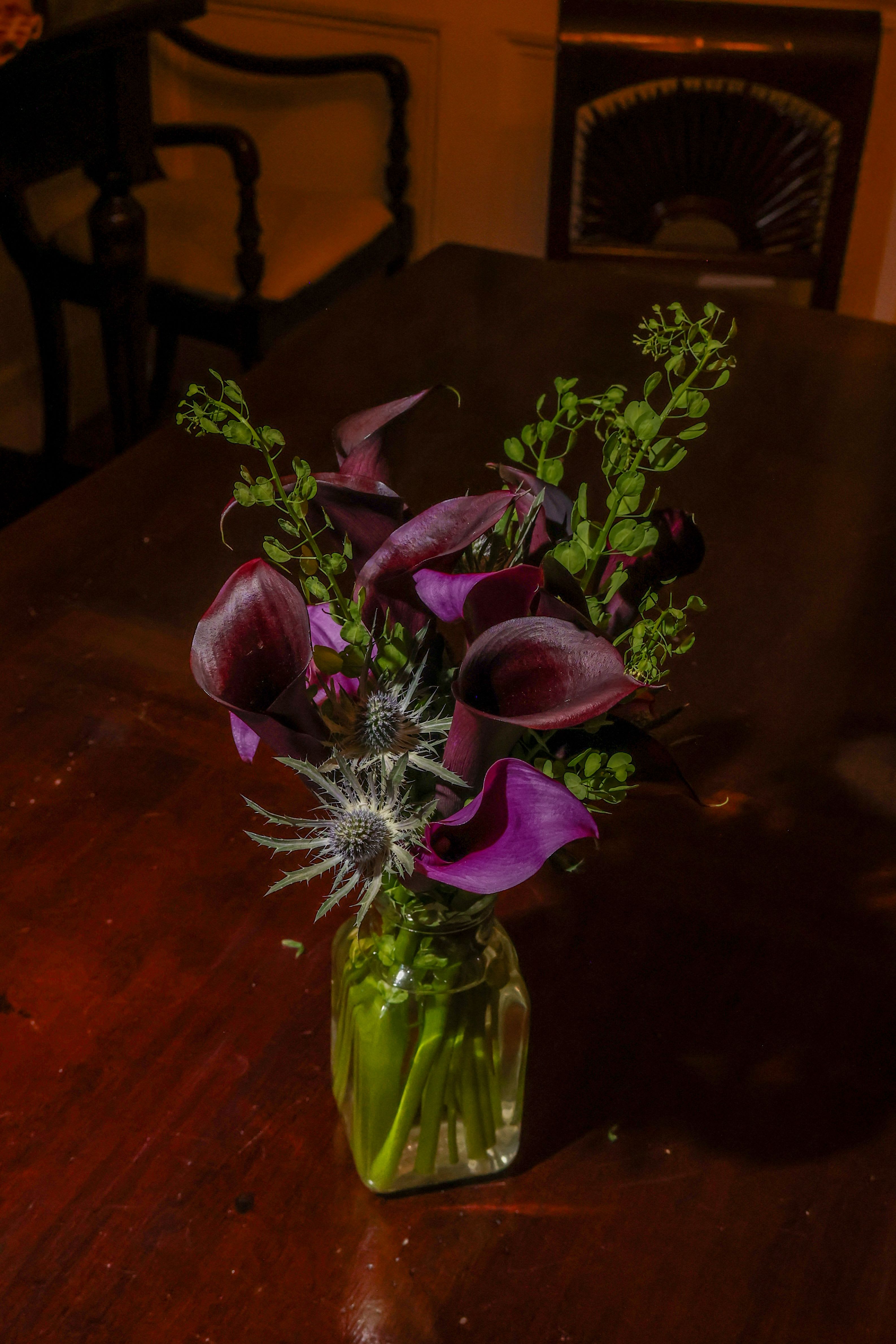 Calli Lillis in moonlight - Simple and sophisticated Cali Lilly, Thistle and green. 