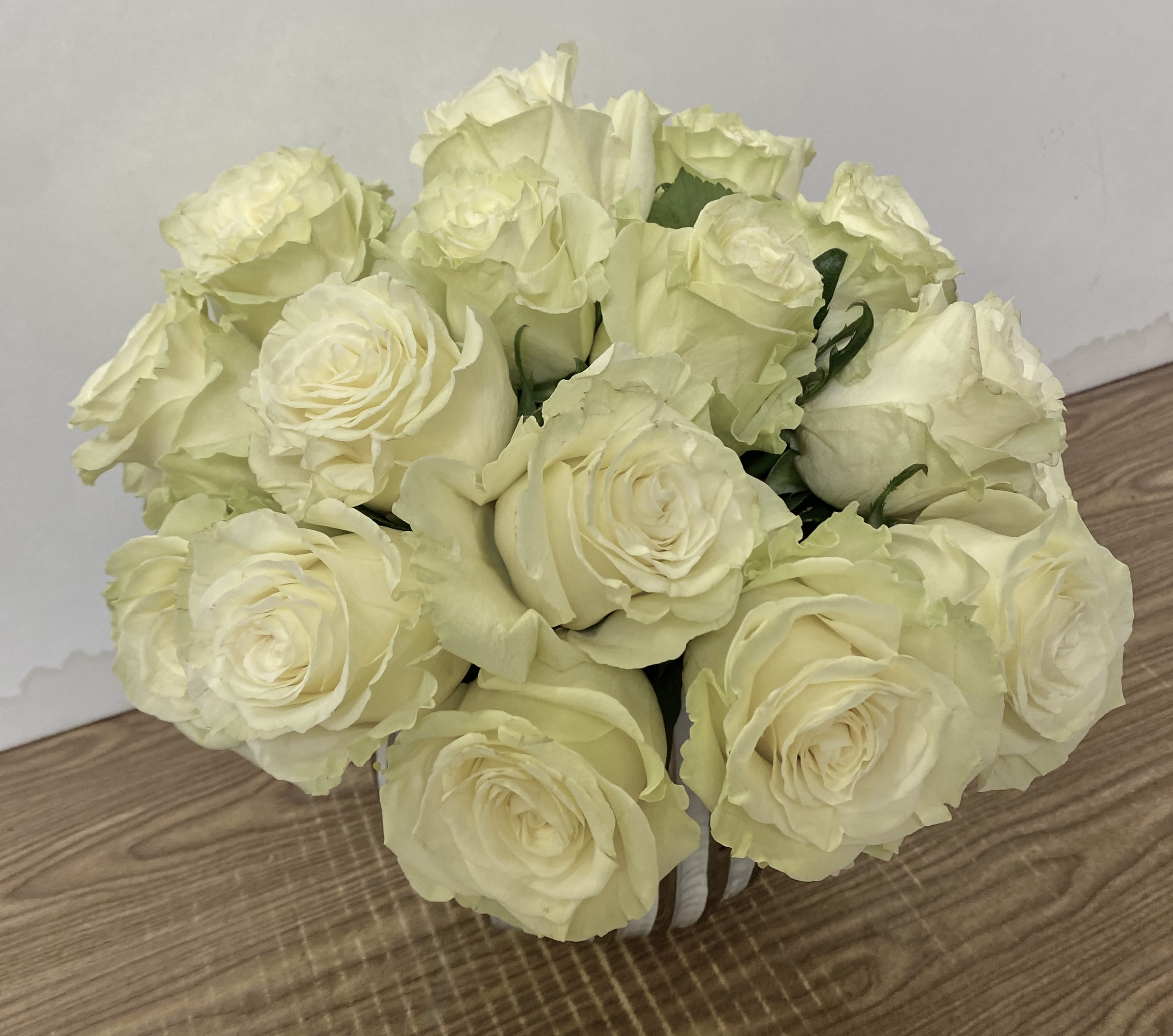 Happiness for beginners - 24 white roses in a gold vase or sny colors