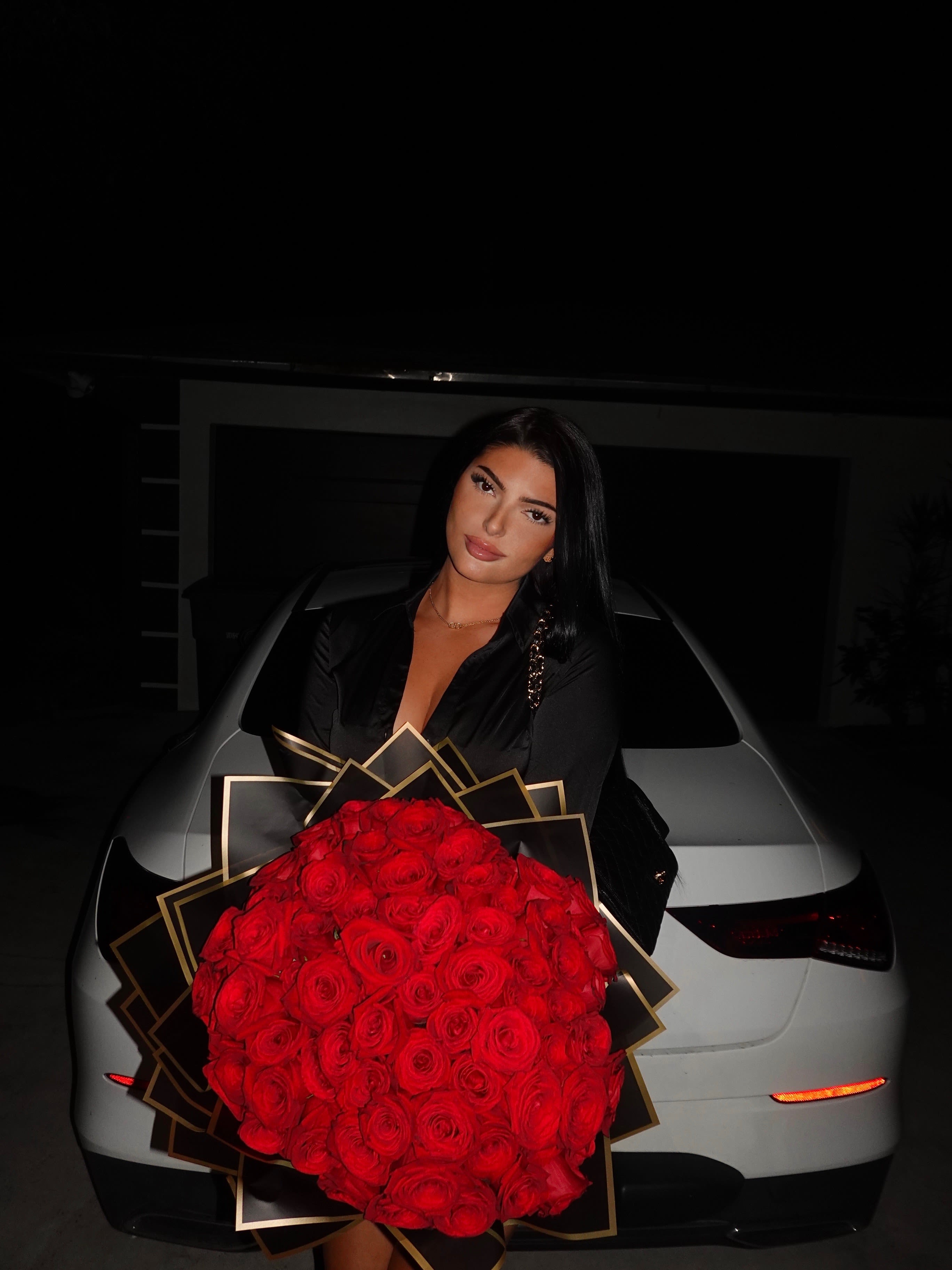 Say it with 100 roses - Wow her with 100 roses in choice of available colors