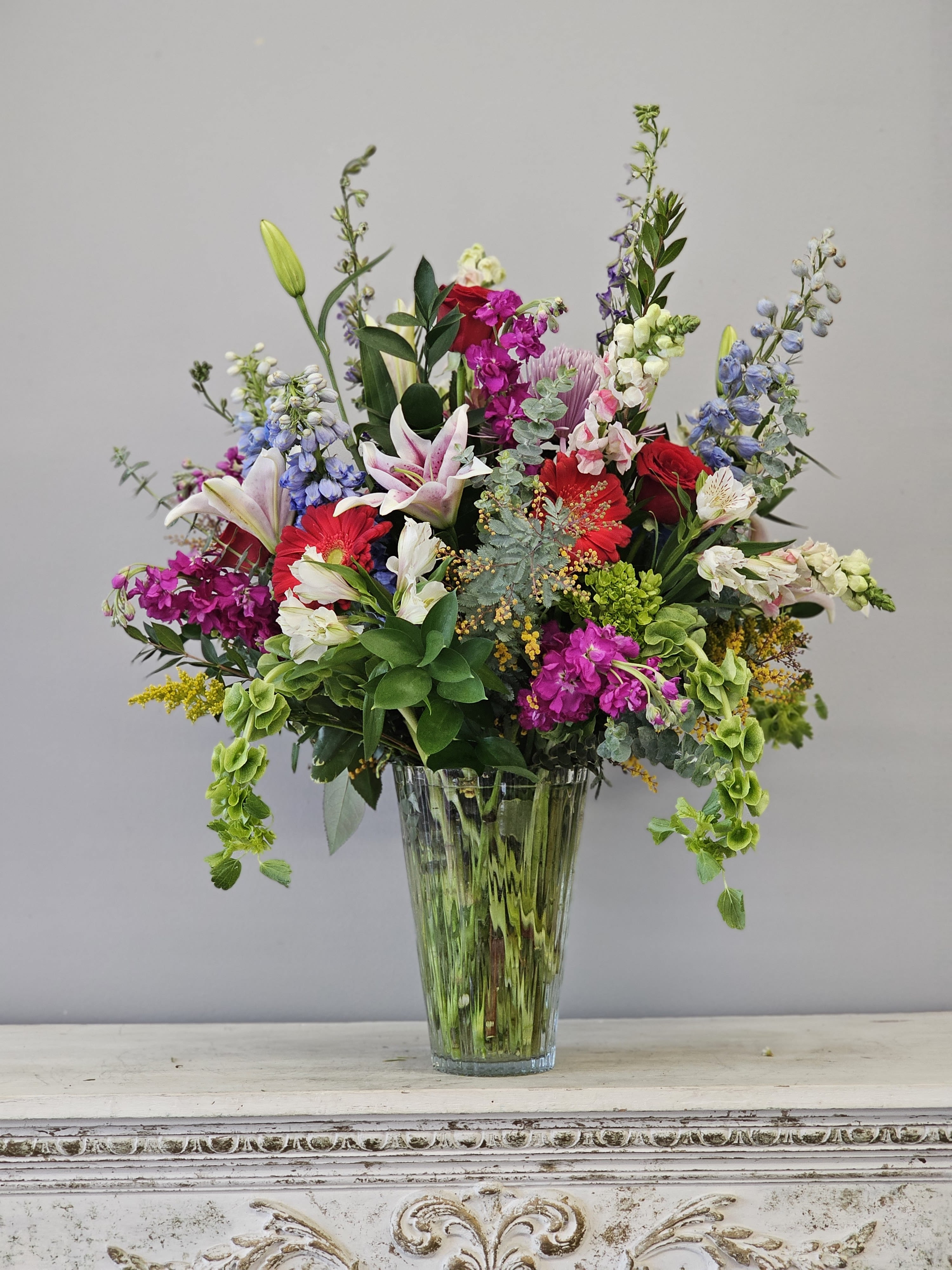 Salsarita - This beautiful vase of flowers is colorful, vibrant and large!