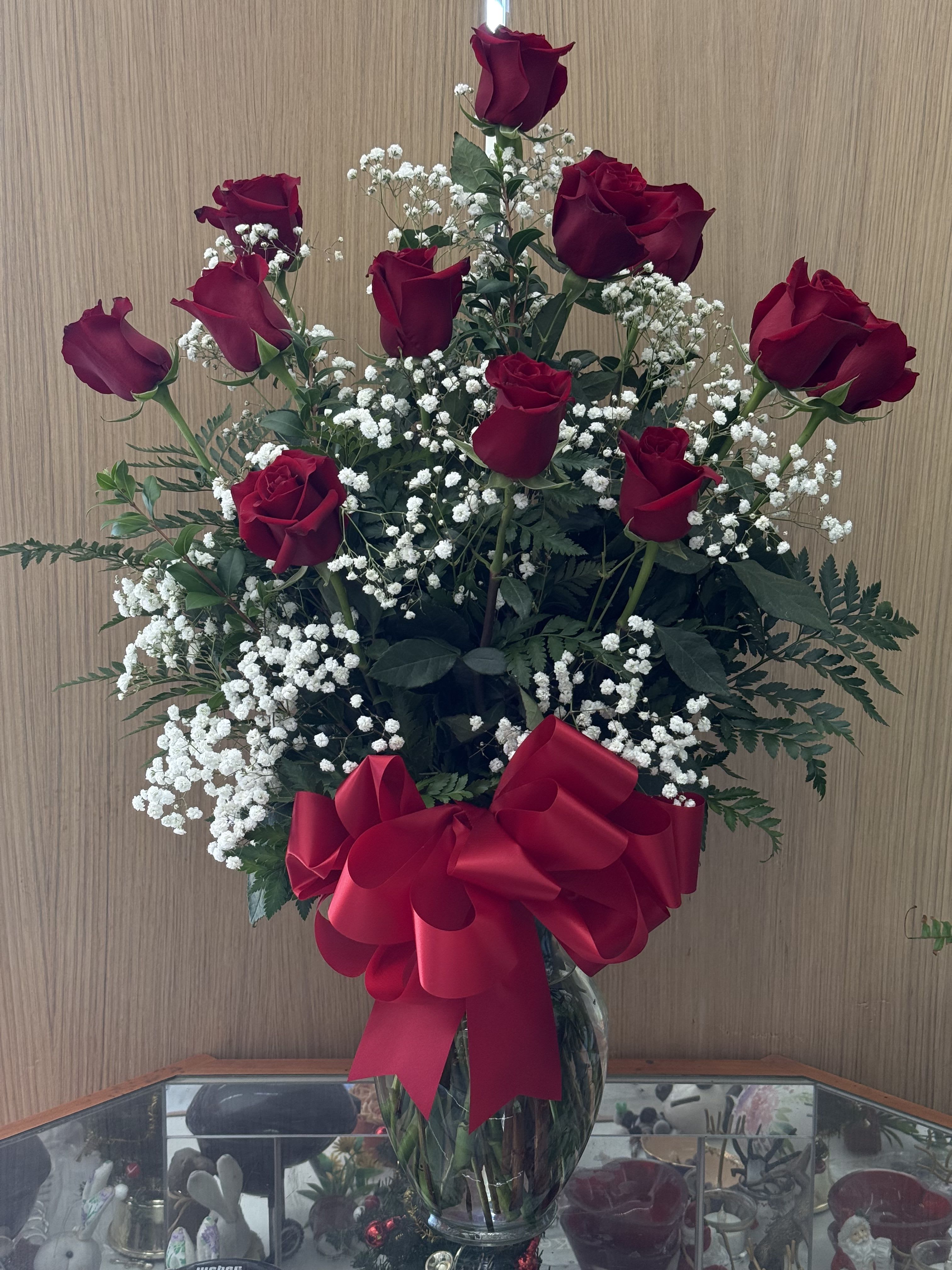 Rose Arrangement - One dozen red Ecuadorian roses. 