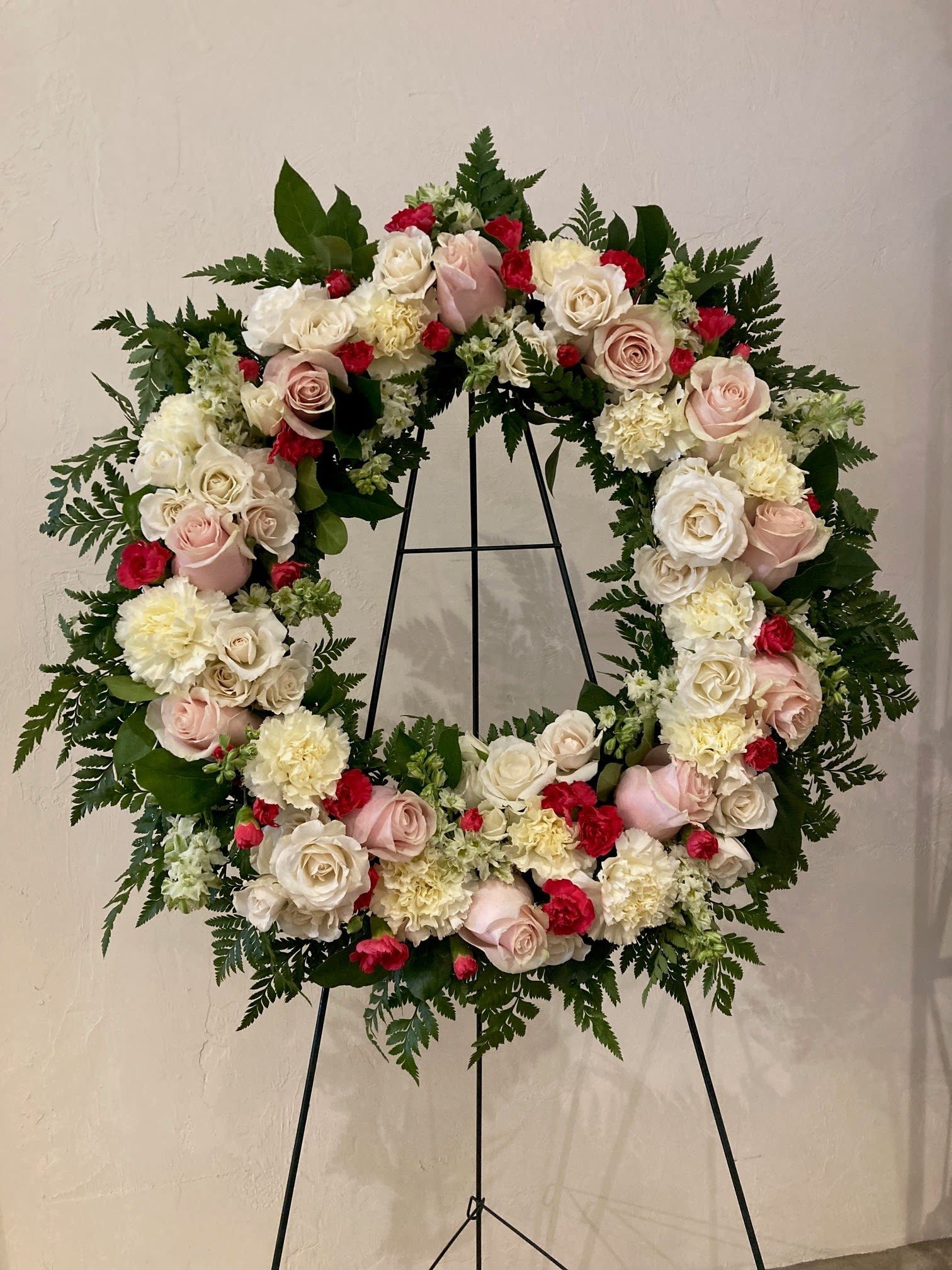 Sympathy 4 - Round sympathy wreath