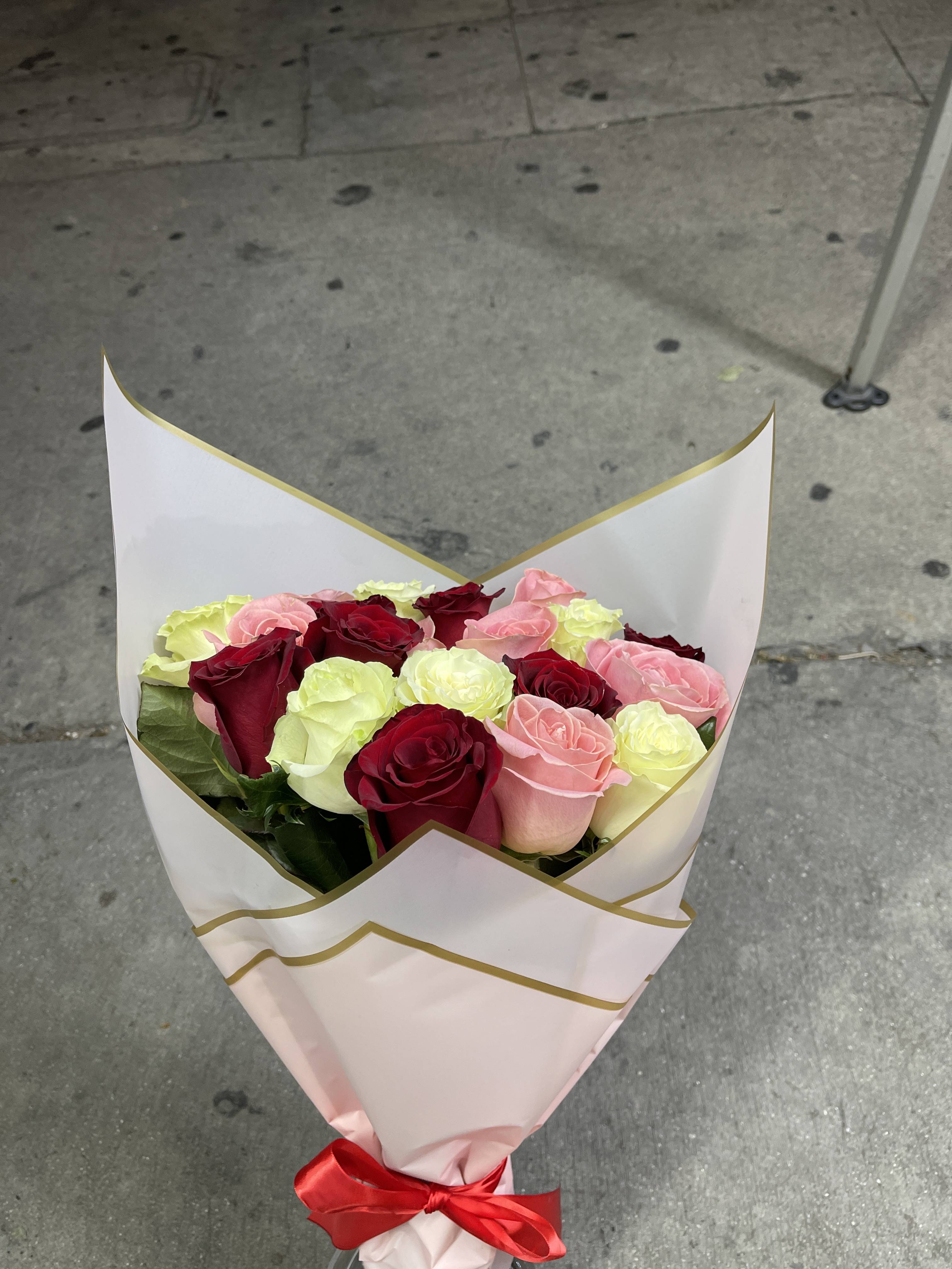 20 roses pink, white and red - Beautiful Long Stem roses