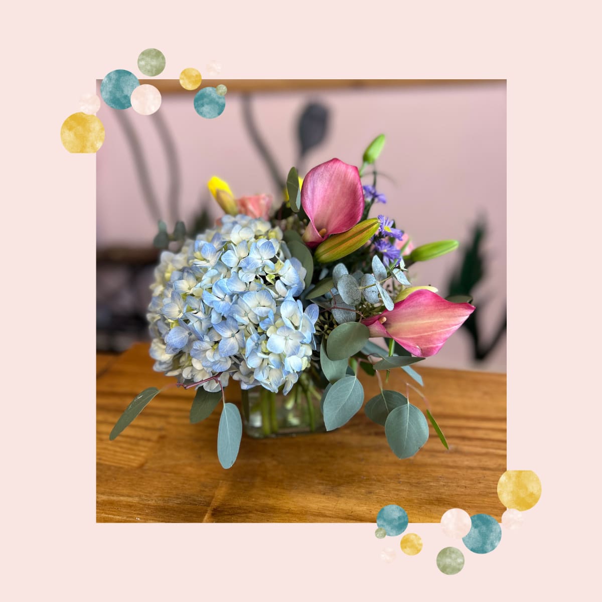 Garden Stye Designer's Choice - Loose, airy and full of movement-- this bouquet mimics flowers freshly gathered from a garden. Features soft, romantic blooms with a whimsical and organic feel.