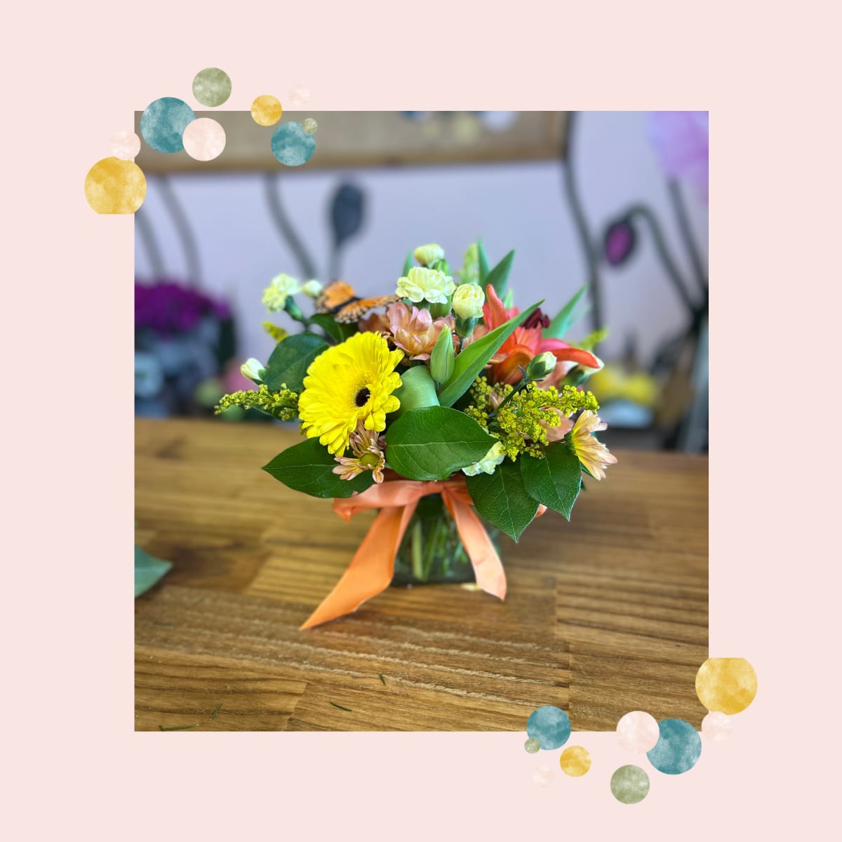 Designer's Choice Centerpiece  - Perfectly sized yet thoughtfully designed, our Designer's Choice Centerpiece is a petite style bouquet that brings a touch of beauty to any table without overwhelming the space. Created using the freshest seasonal blooms, each arrangement is uniquely crafted by our designers with focus on balance, texture and seasonal colors.