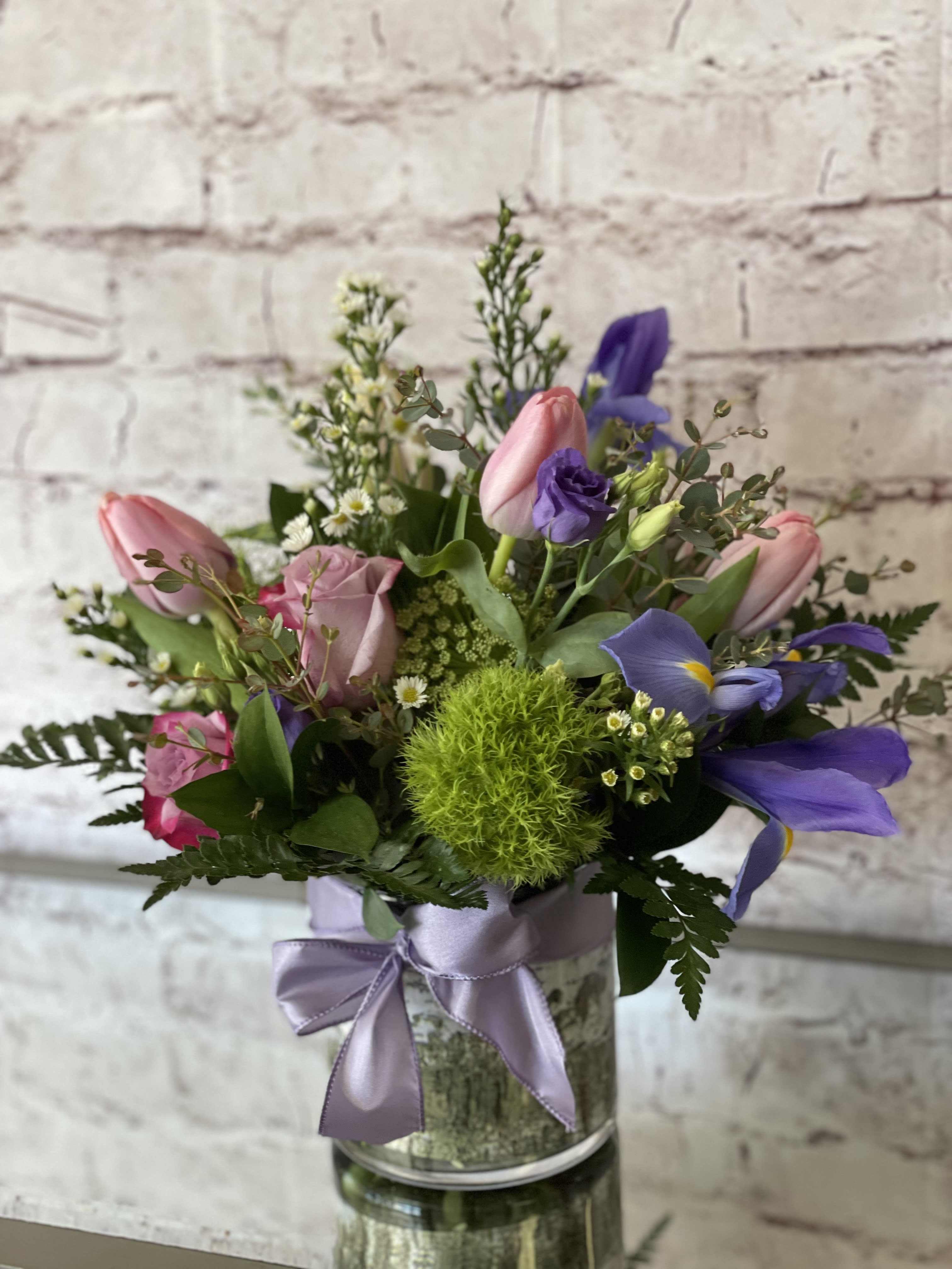 Springtime Favorites - This nature inspired design features a variety of springtime favorites.  