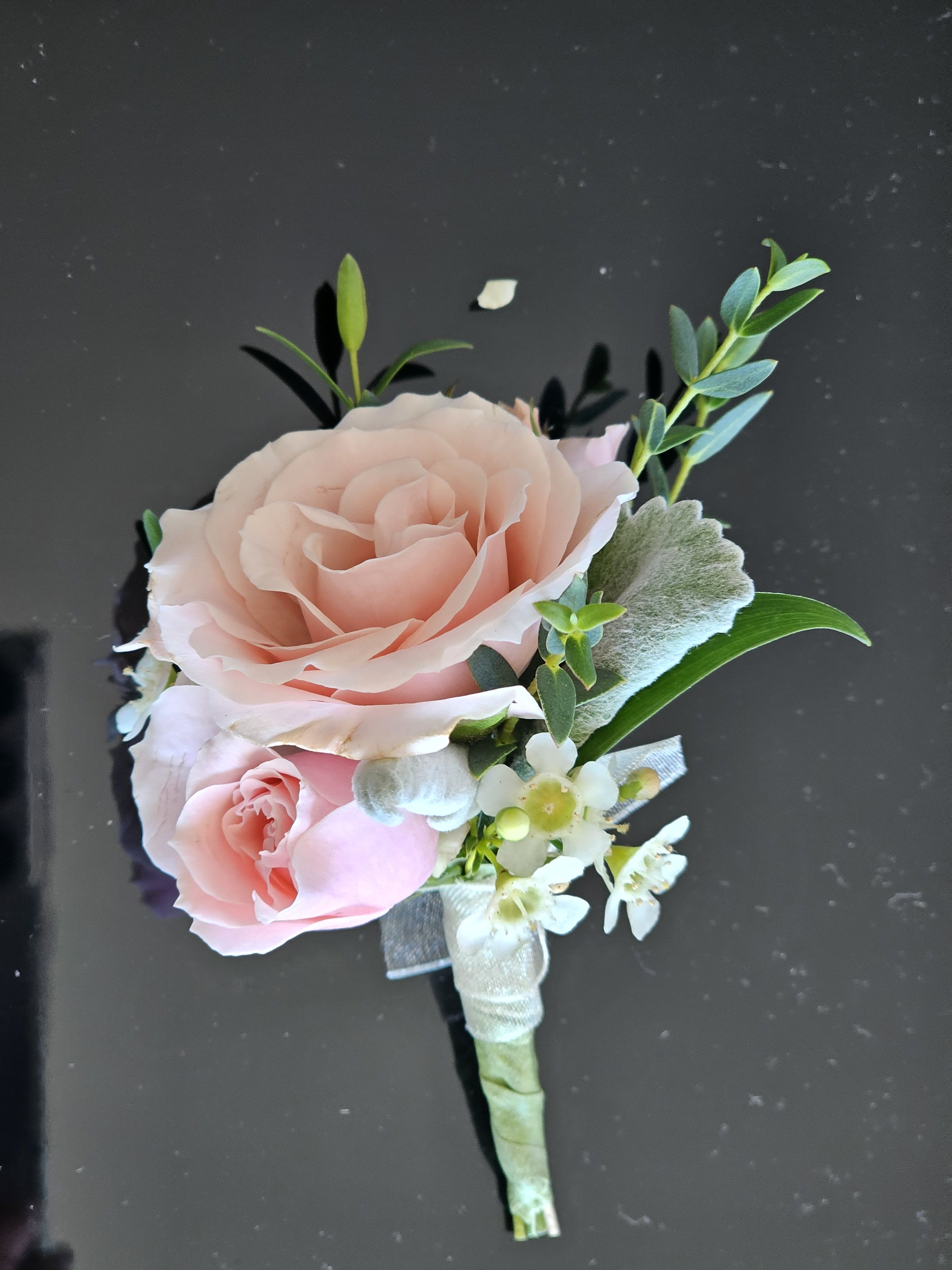 Light pink spray rose boutonniere - Light pink spray rose boutonniere