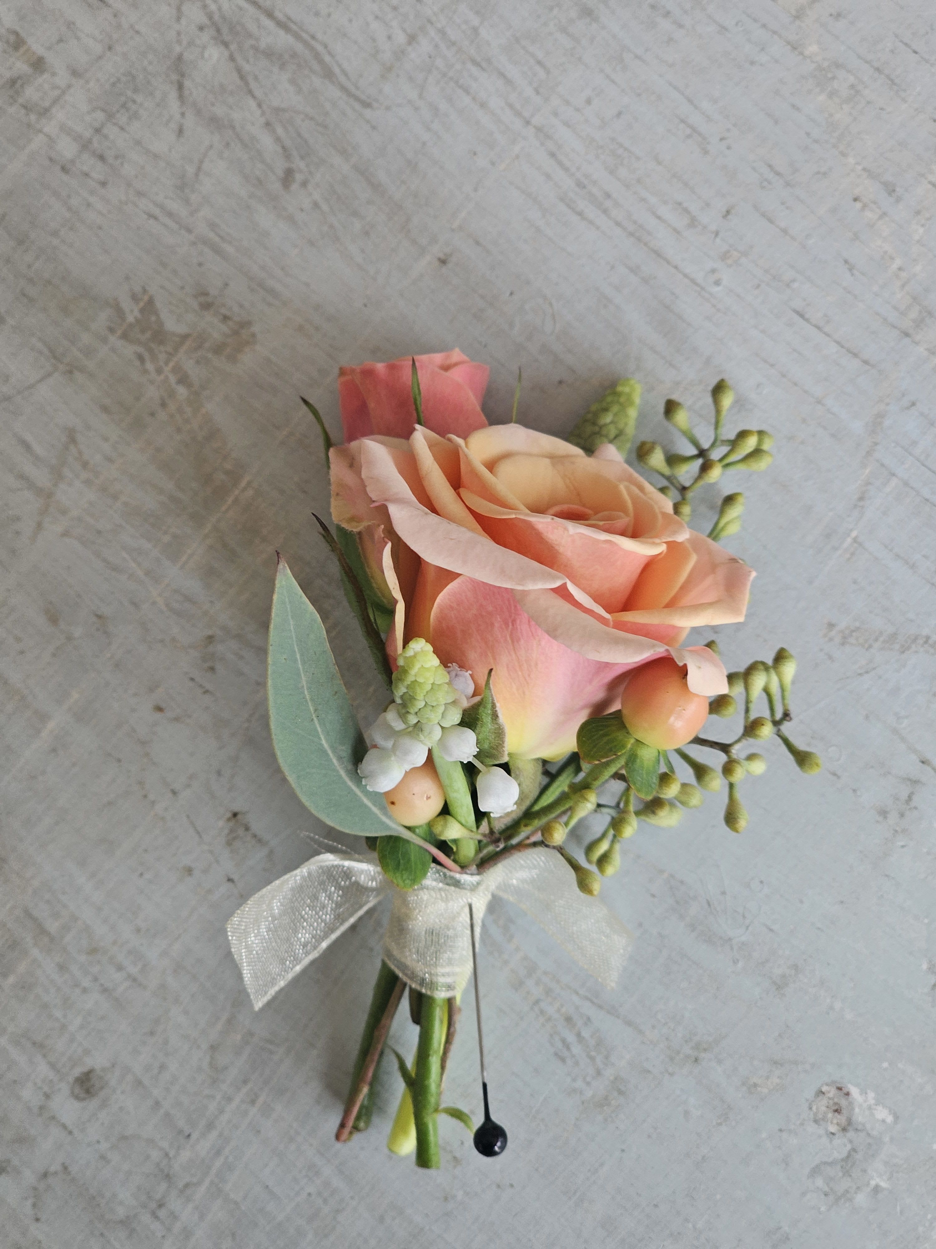 Peach rose boutonniere - Peach spray rose boutonniere