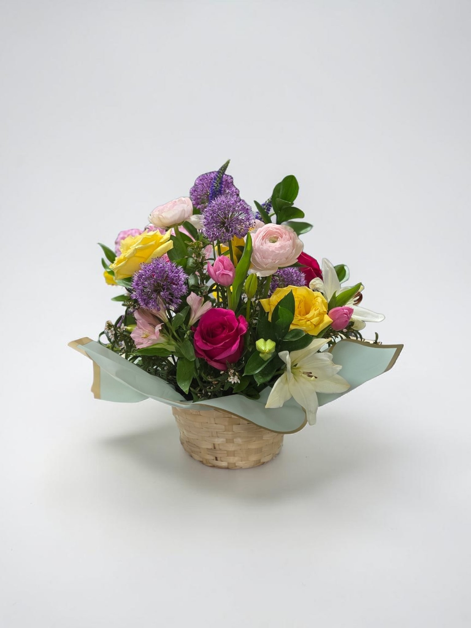 Easter Delight Basket - Spring sweetness 