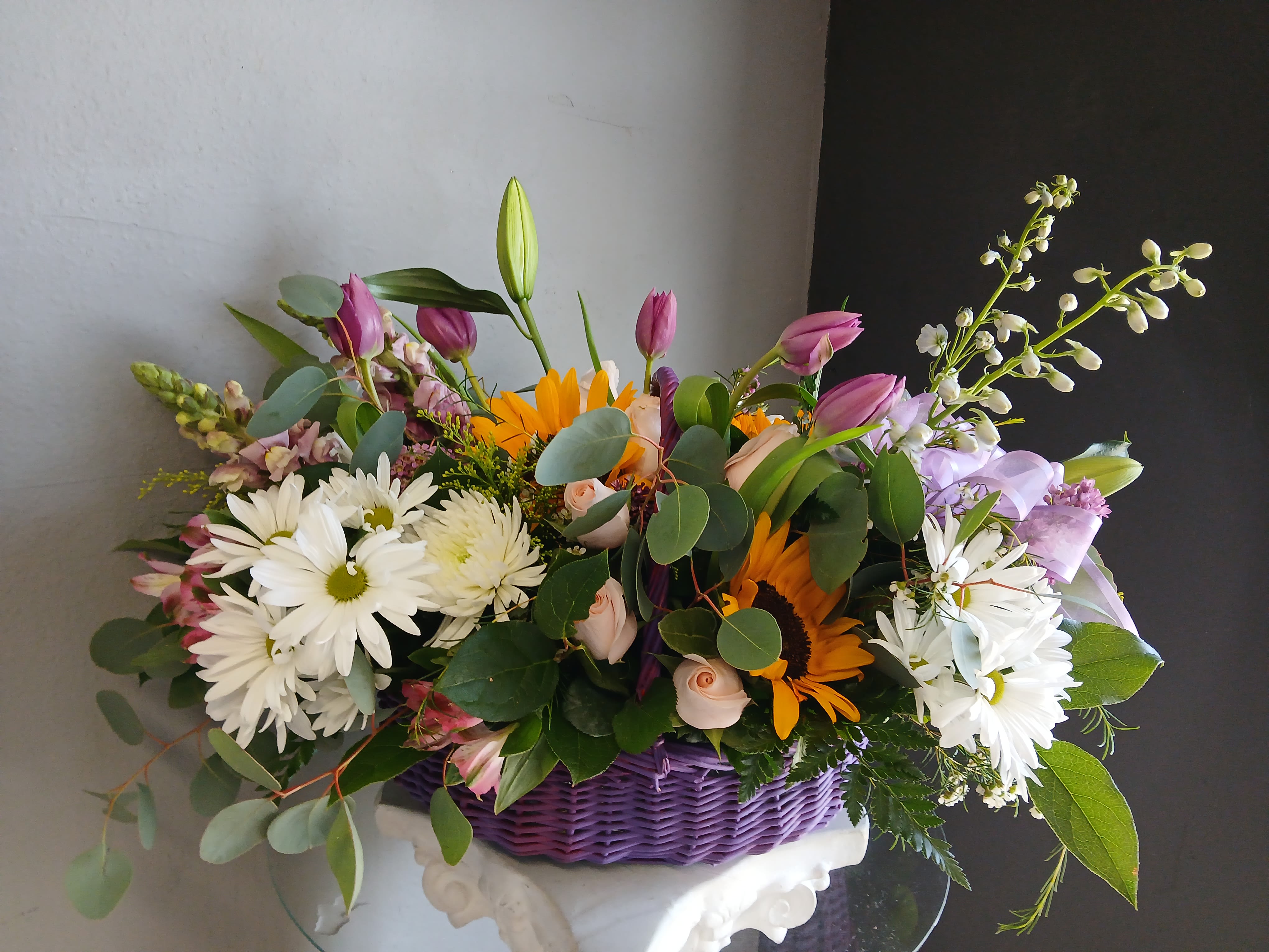 #734 Designer's Choice Vase Arrangement  - This beautiful flower arrangement of fresh mixed seasonal blooms is made by local designers in the heart Orange California. Hand crafted and perfect for every occasion, from birthdays and new babies to sympathy and just because. The best choice to show you are thinking of that special someone. Can be sent as a local delivery or in-store pickup. This is an original, one of a kind arrangement. Order now before it's too late! 