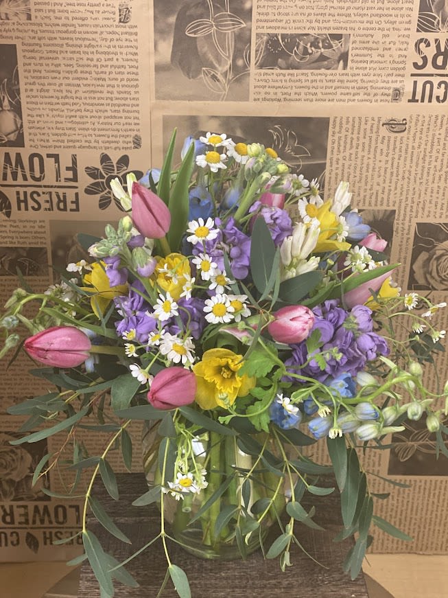 Pastel Fishbowl - Pastel Spring Florals in a Fishbowl Style Vase