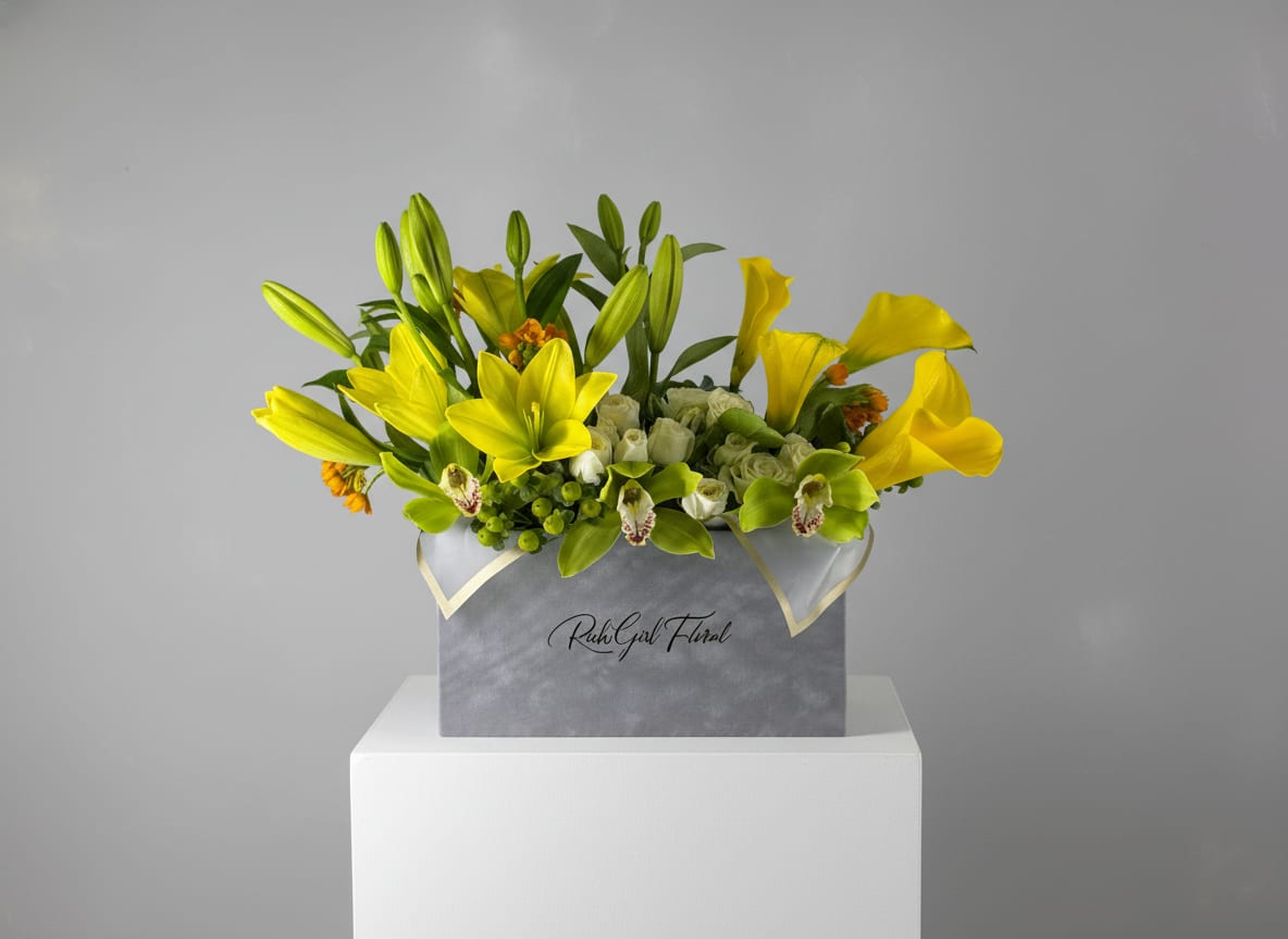 Spring Forward Luxe Box  - Spray roses and seasonal stems! Perfect to brighten any room! 