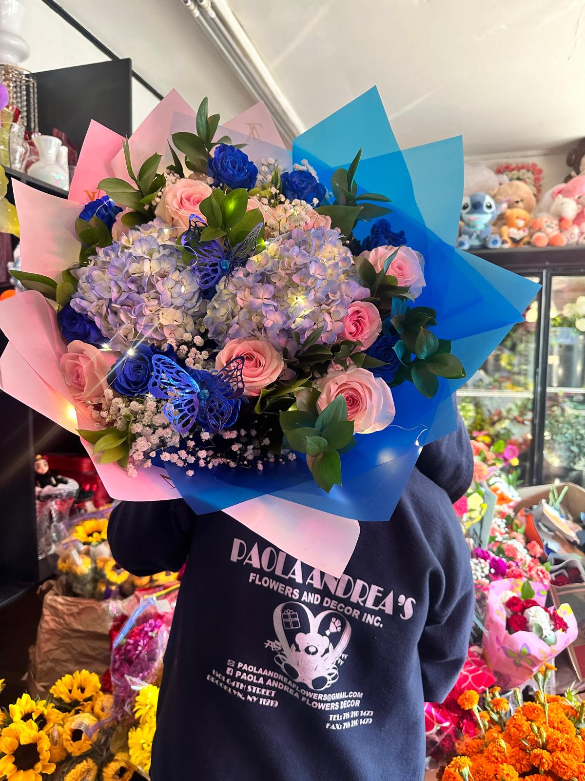 Light up Hydranger &amp; Pink Rose Bouquet - This beautiful bouquet not only contains hydrangeas and roses but also lights to light up the night and shine the flowers in the bouquet even more!