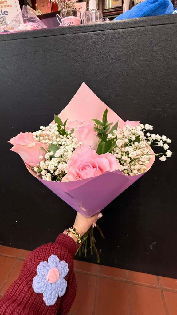1/2 DOZ PRETTY IN PINK BOUQUET OF ROSES (SOLD AS IS) - 1/2 Dozen delightful pink roses in a bouquet for that special woman in your life.( International's Woman's Day)