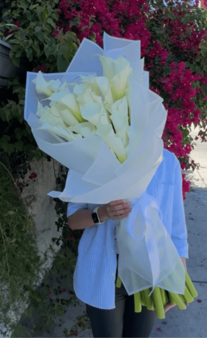 Luxury White Calla Lily Bouquet – Premium Flower Delivery Los Angeles - Luxury flower delivery in Los Angeles by a Hollywood florist. This elegant bouquet of premium white calla lilies is designed for those who appreciate refined, modern floral style and timeless beauty.  With its clean lines and sophisticated look, this arrangement is perfect for a girlfriend, wife, or a special occasion where you want to impress with something truly elevated.  Available for flower delivery in Hollywood, West Hollywood, and surrounding Los Angeles areas. Ideal for birthdays, romantic gestures, or luxury events.